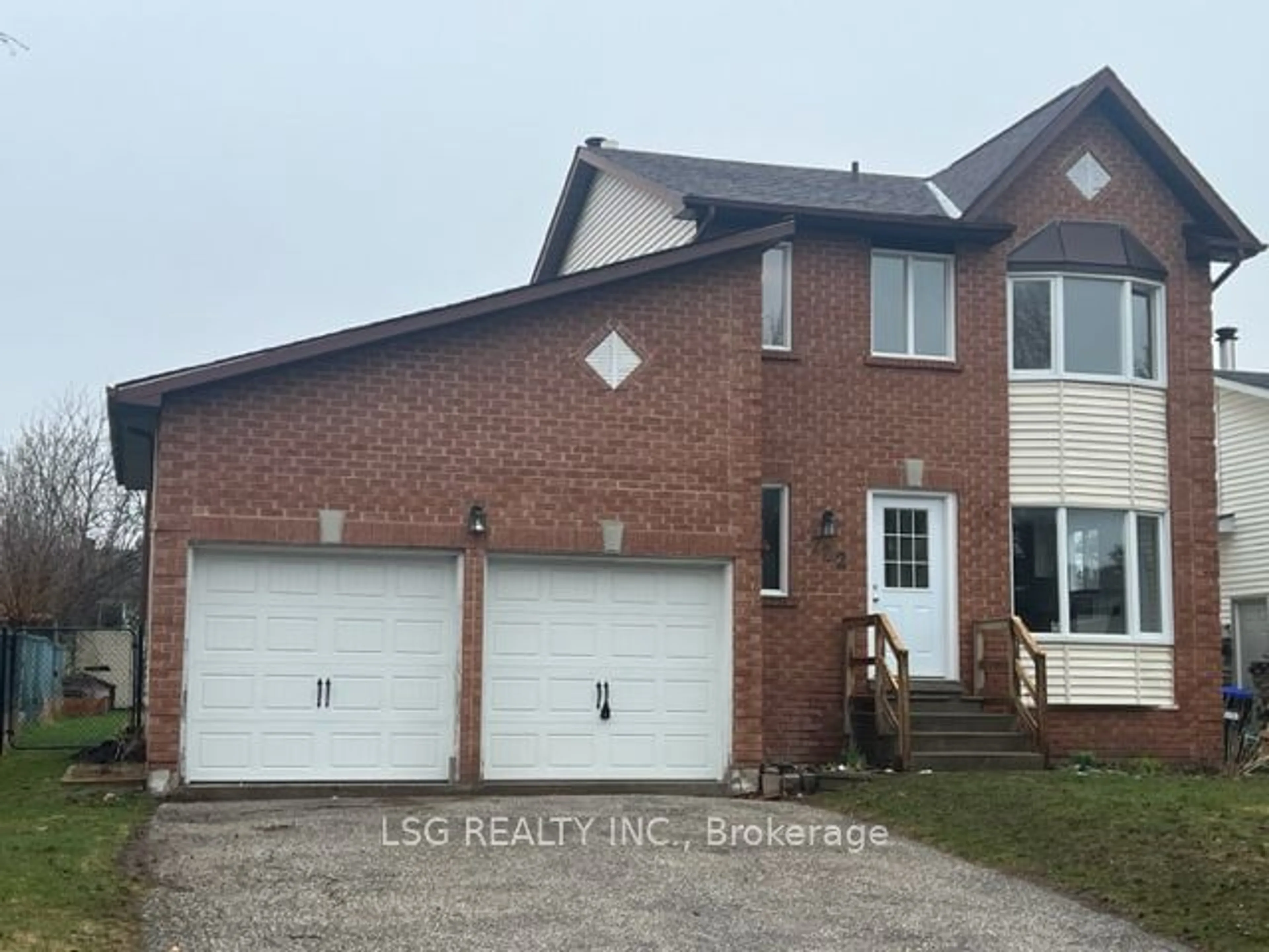 Frontside or backside of a home for 722 Candaras St, Innisfil Ontario L9S 2G9