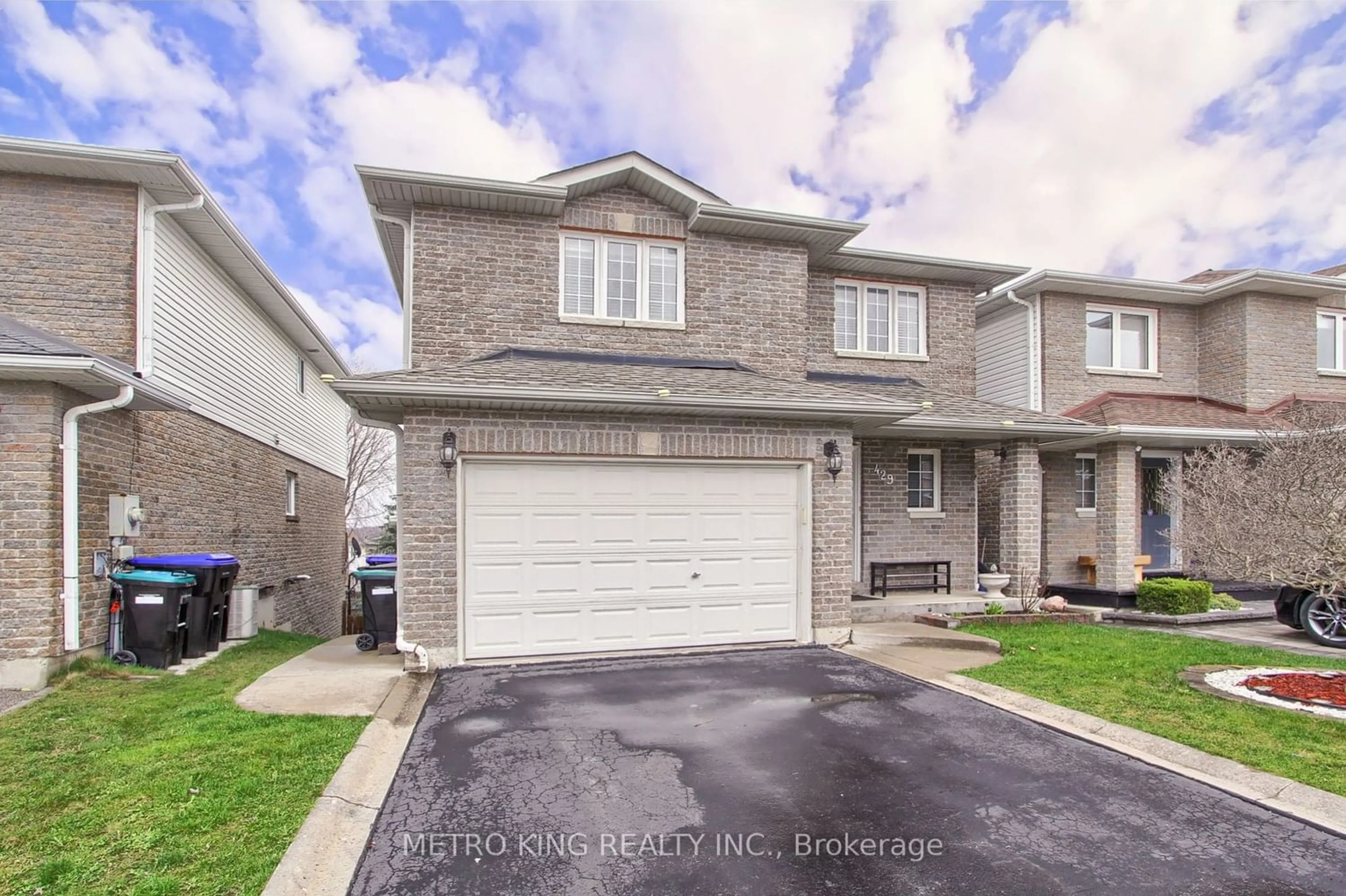 Frontside or backside of a home for 429 Simcoe Rd, Bradford West Gwillimbury Ontario L3Z 3C4