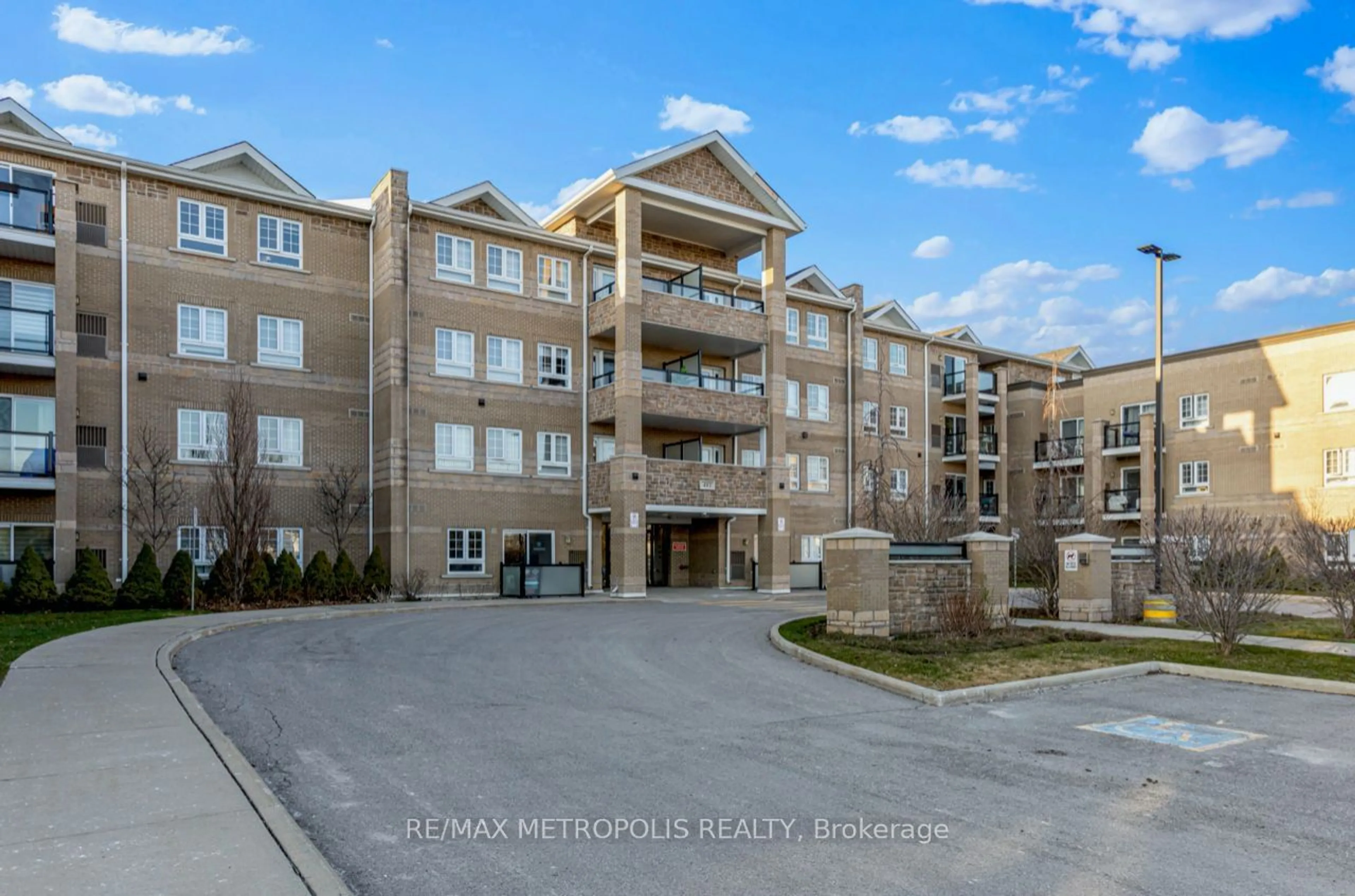 A pic from exterior of the house or condo for 481 Rupert Ave #2105, Whitchurch-Stouffville Ontario L4A 1Y7