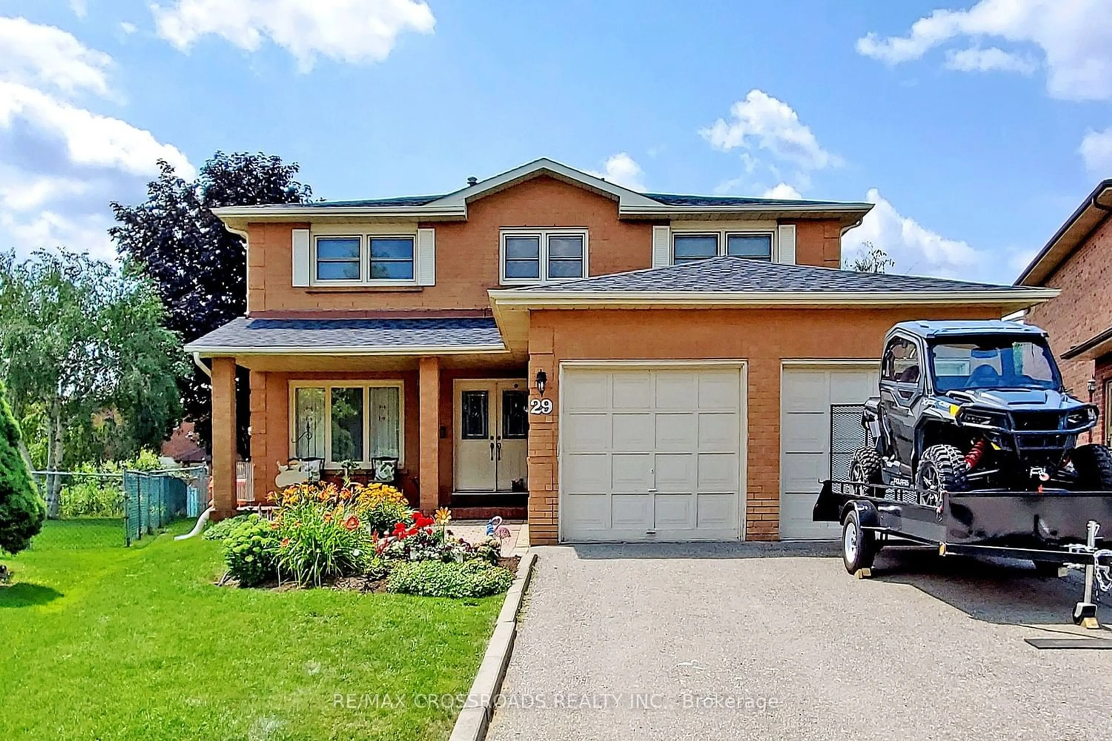 Home with brick exterior material for 29 Glouster Crt, Richmond Hill Ontario L4C 8L4