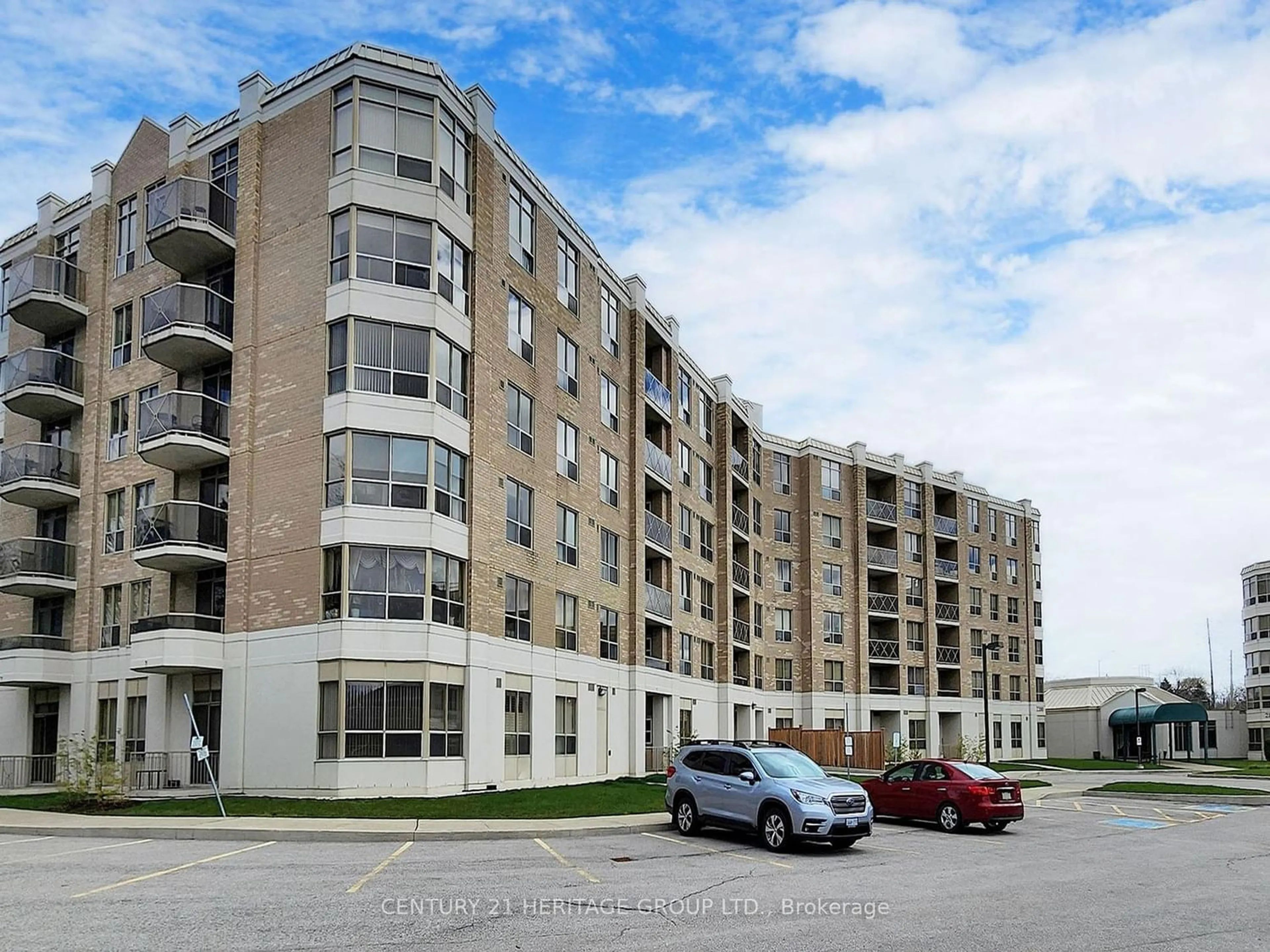 A pic from exterior of the house or condo for 2200 John St #505, Markham Ontario L3T 7S7