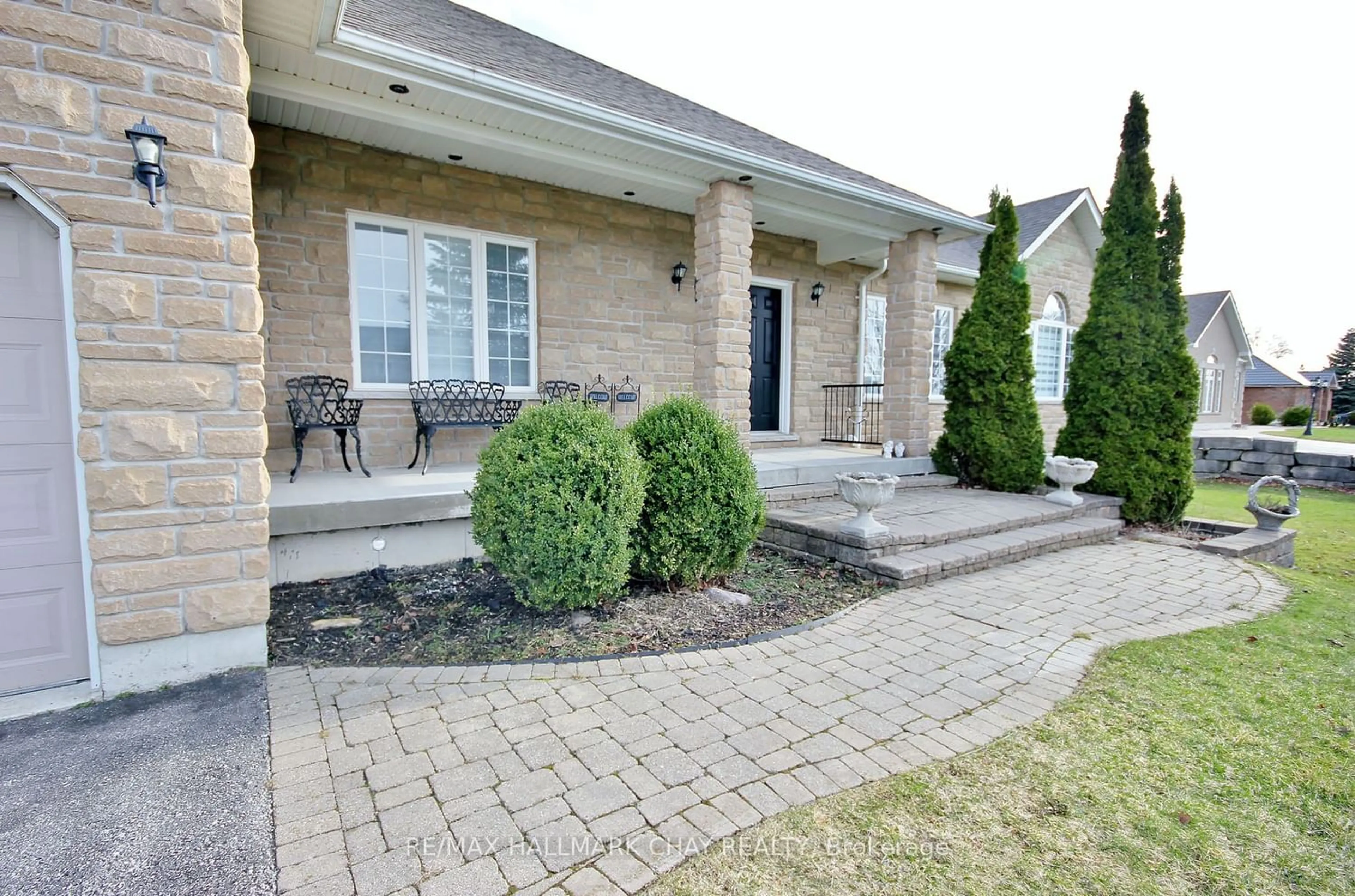 Home with brick exterior material for 39 Vanderpost Cres, Essa Ontario L0L 2N2