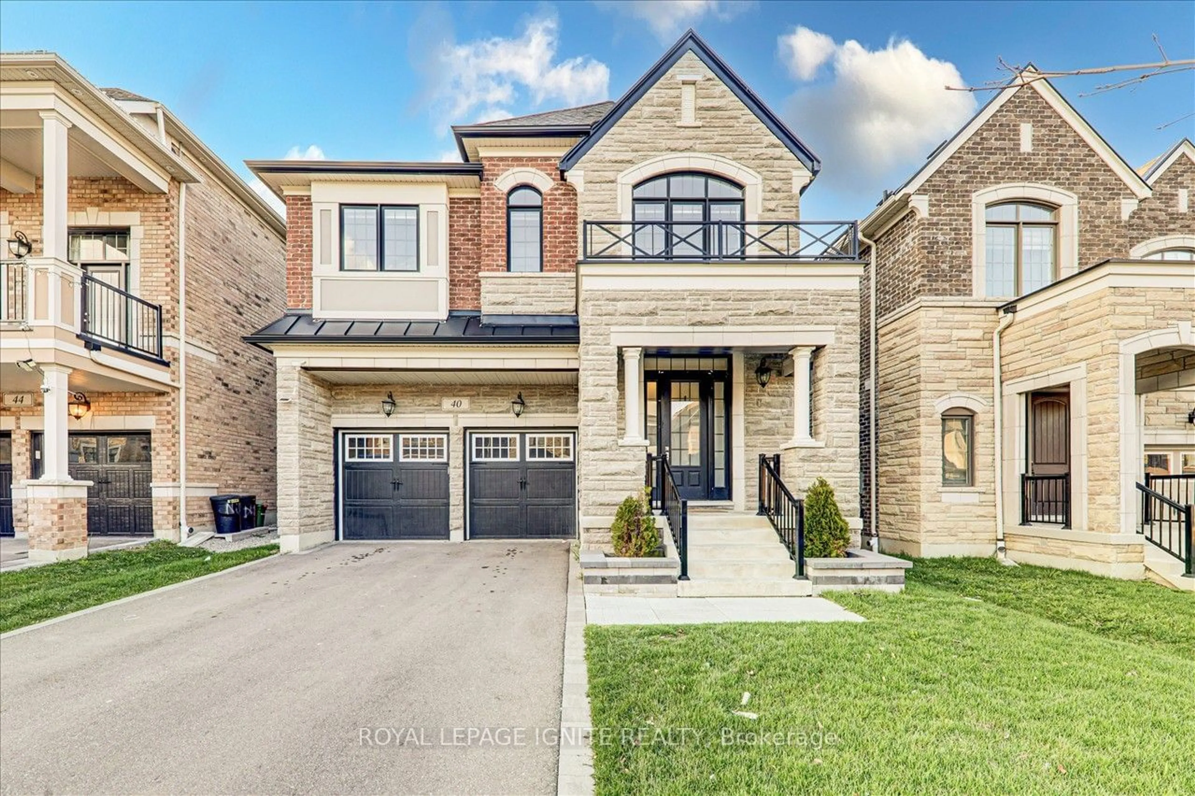 Home with brick exterior material for 40 Klein Mills Rd, Vaughan Ontario L4H 4W1