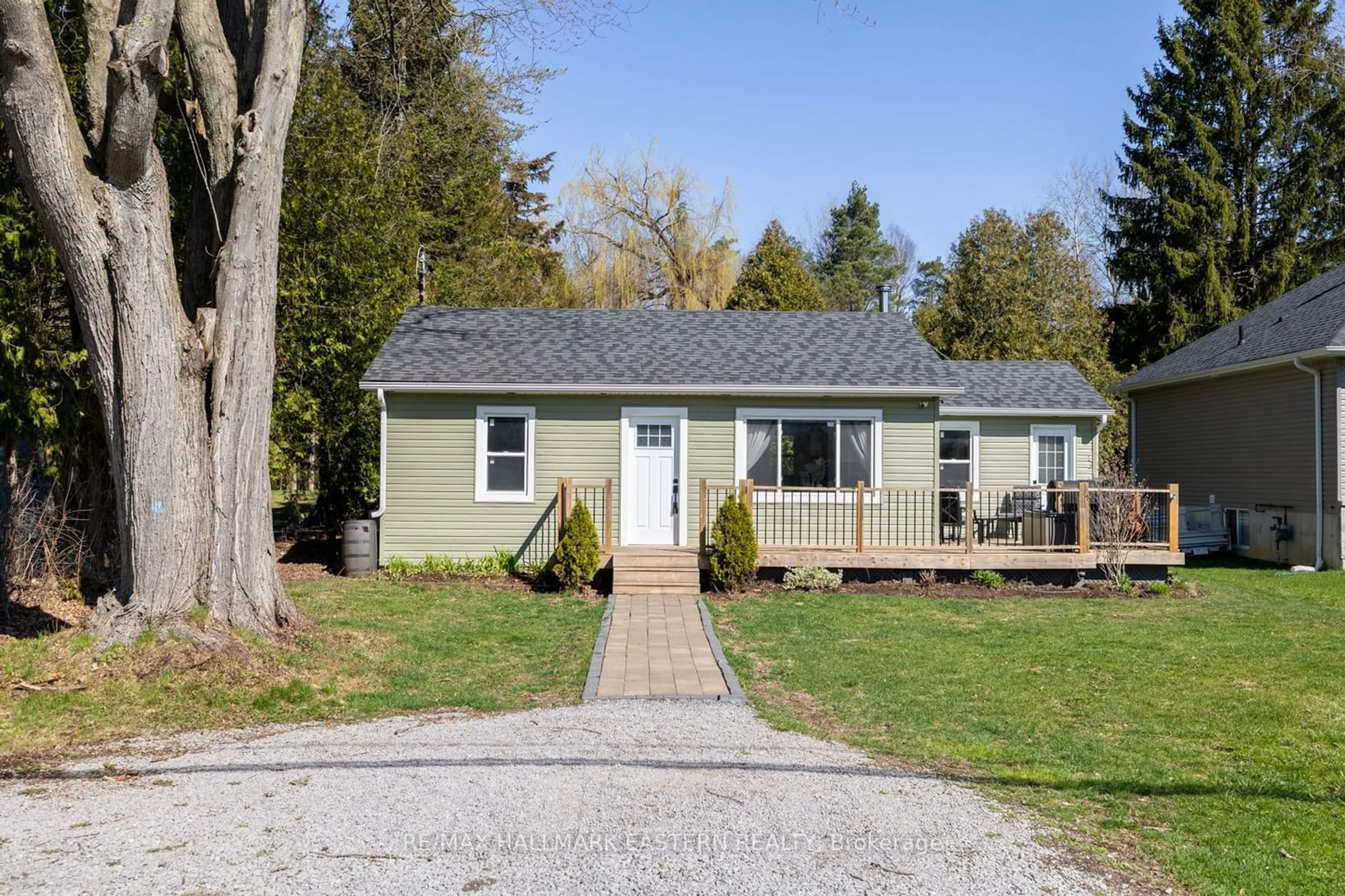 Cottage for 9868 Morning Glory Rd, Georgina Ontario L0E 1N0
