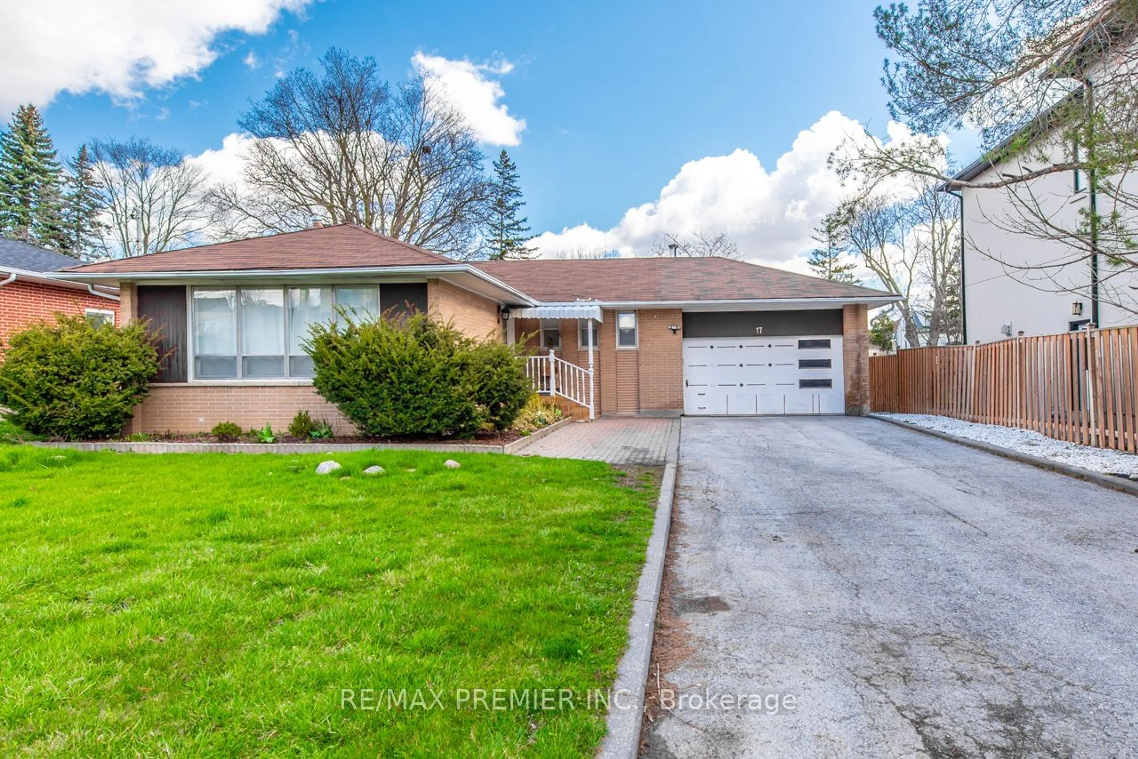 Frontside or backside of a home for 17 Ryder Rd, Vaughan Ontario L6A 1E4