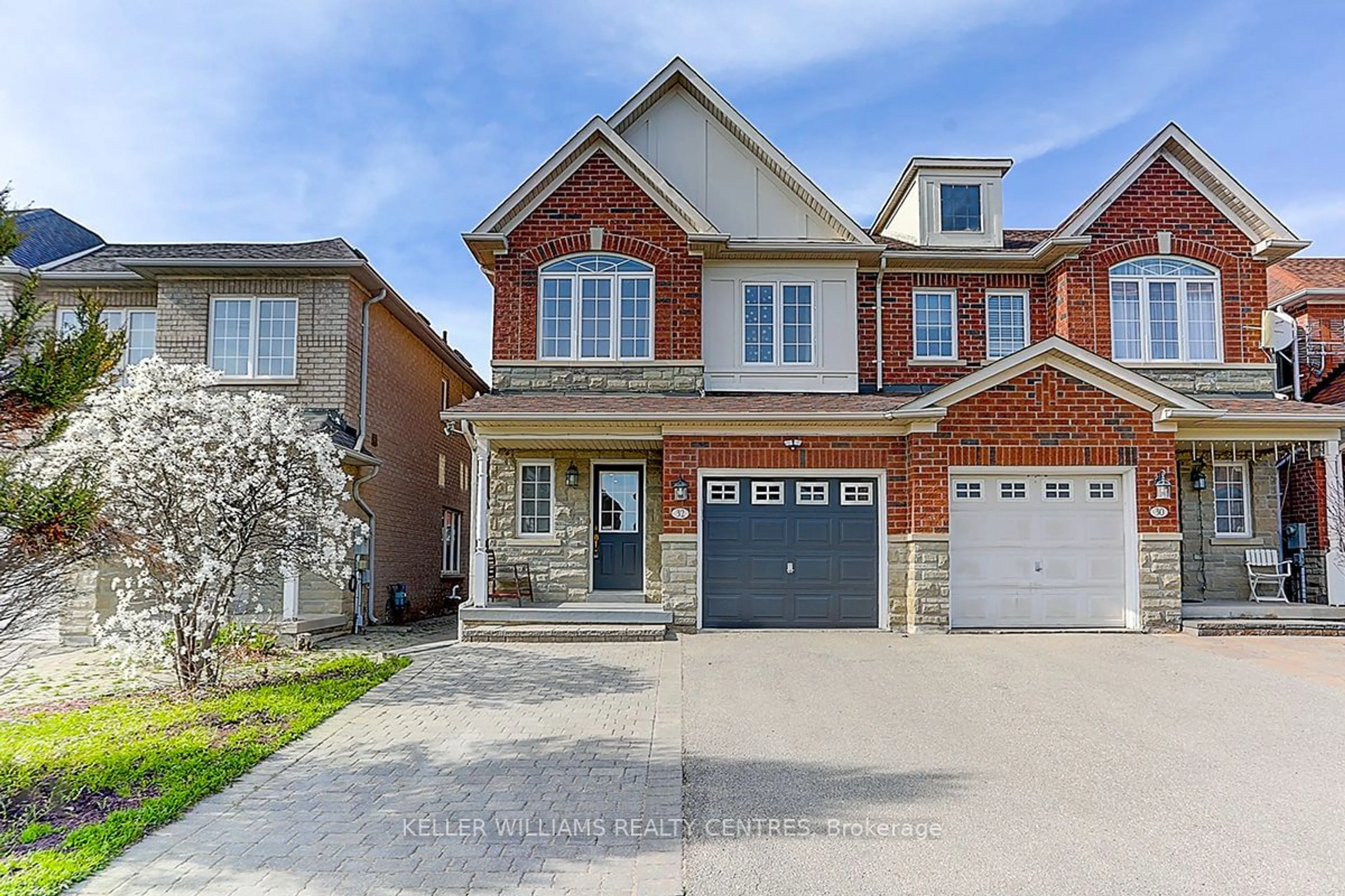 Home with brick exterior material for 32 Idyllwood Ave, Richmond Hill Ontario L4S 2P4