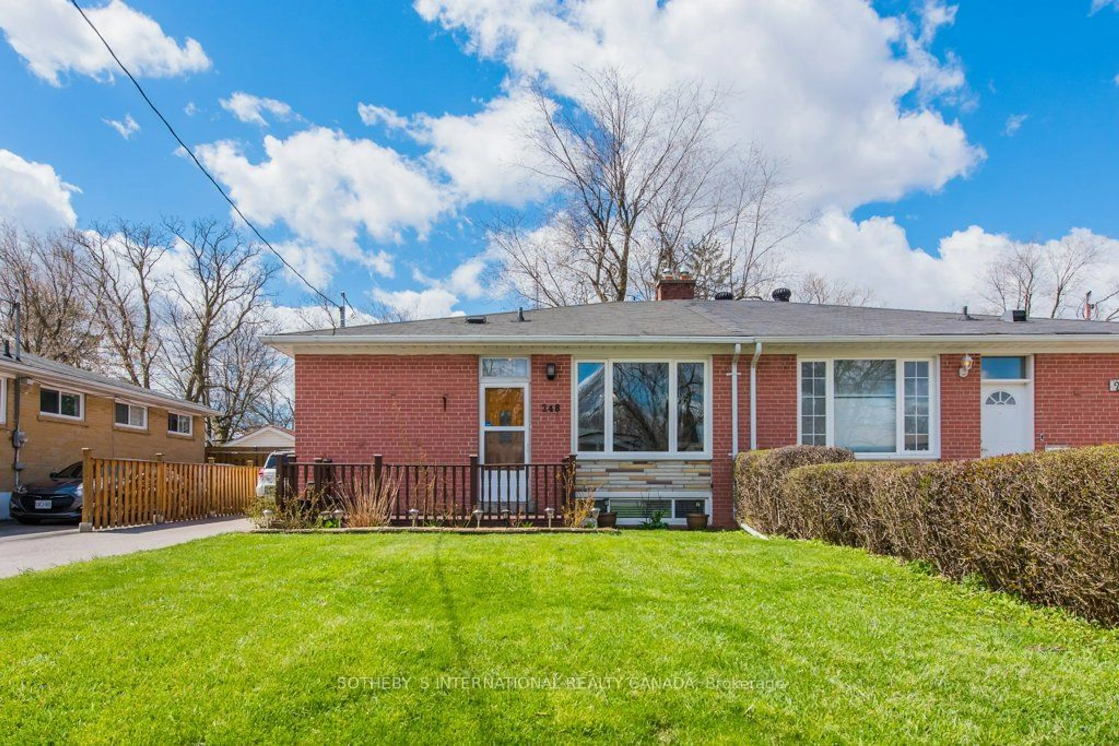 Frontside or backside of a home for 248 Axminster Dr, Richmond Hill Ontario L4C 2W1