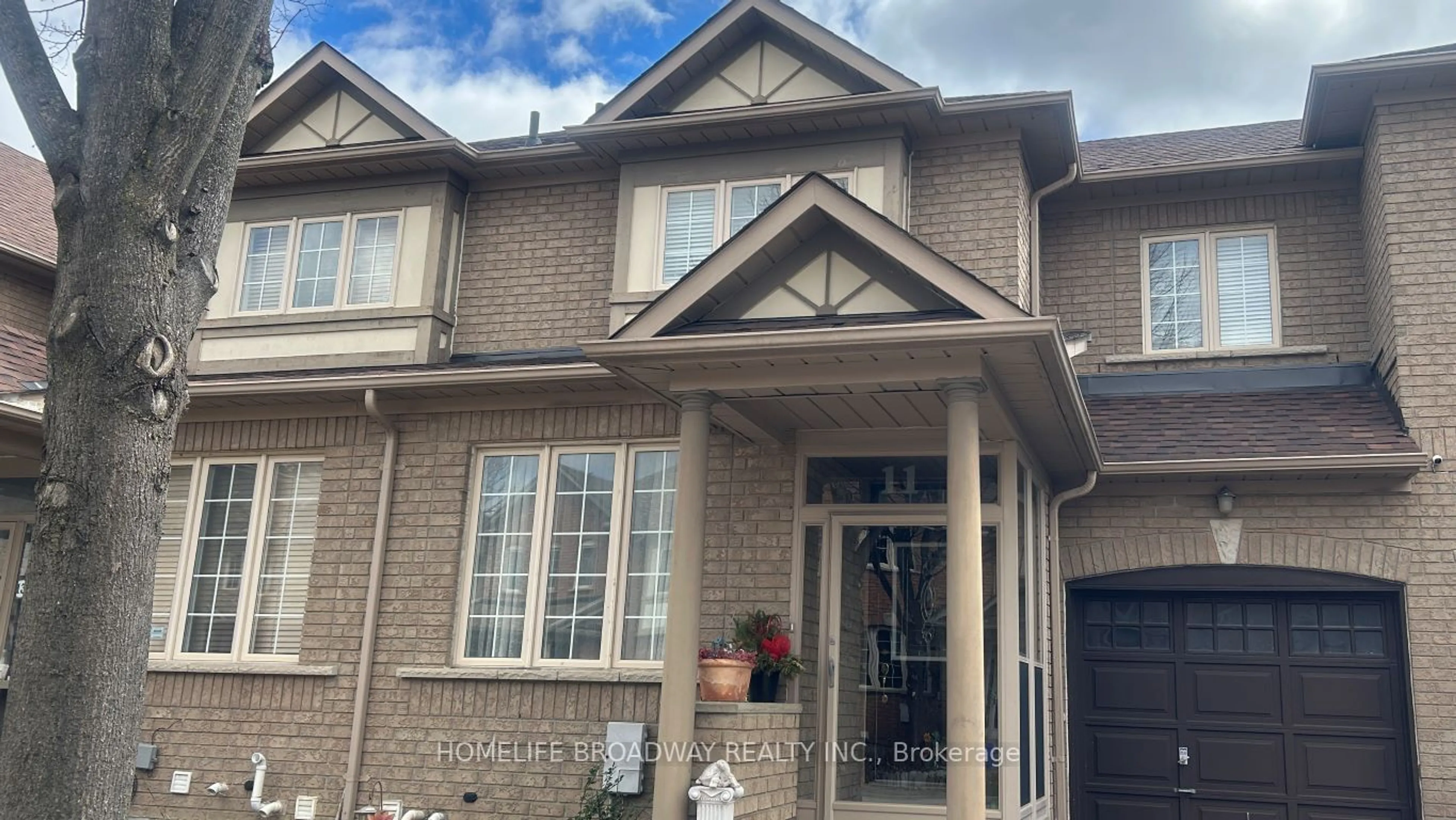 Home with brick exterior material for 11 Magnotta Rd, Markham Ontario L6C 2V5