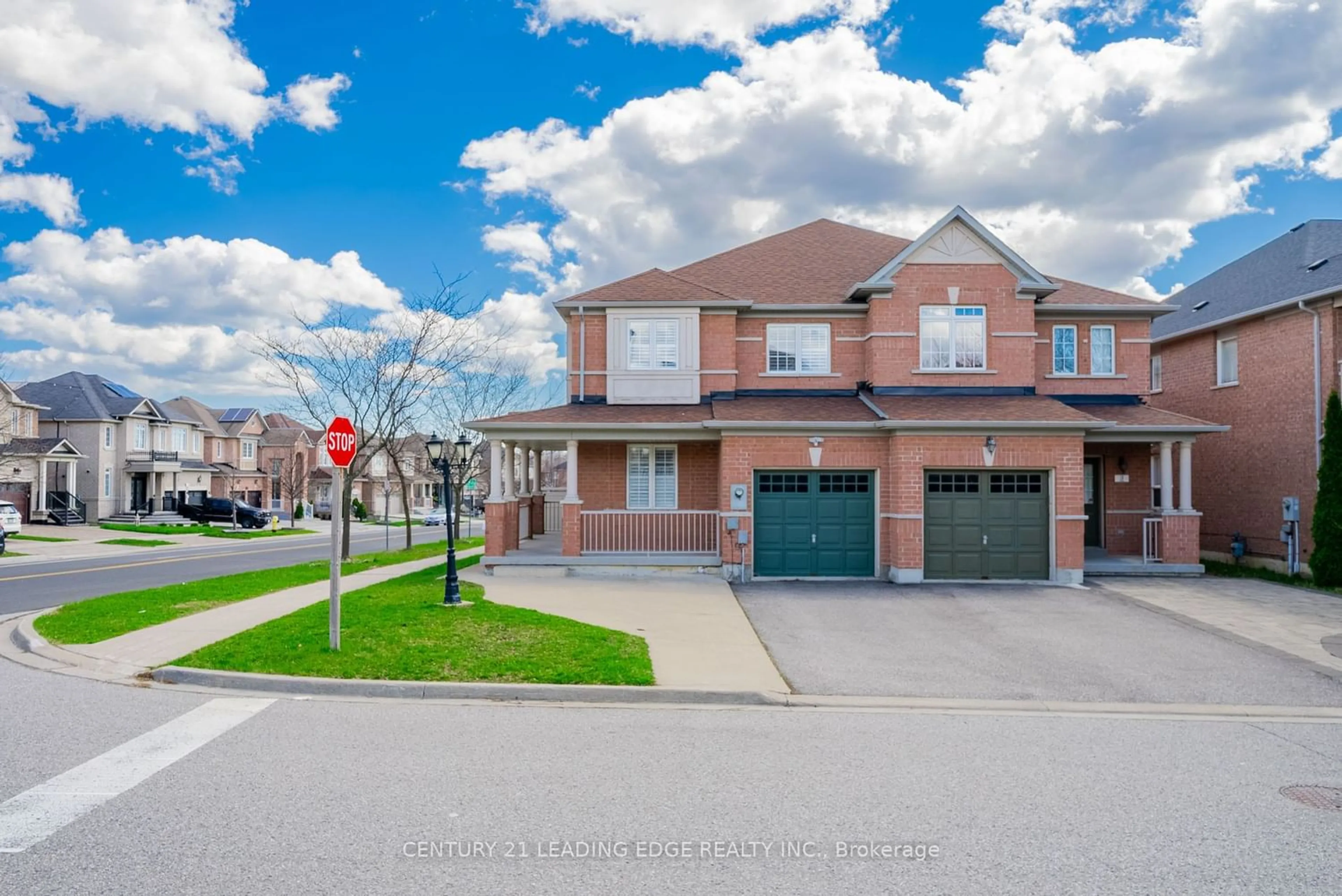A pic from exterior of the house or condo for 1 Andriana Cres, Markham Ontario L6B 0E2