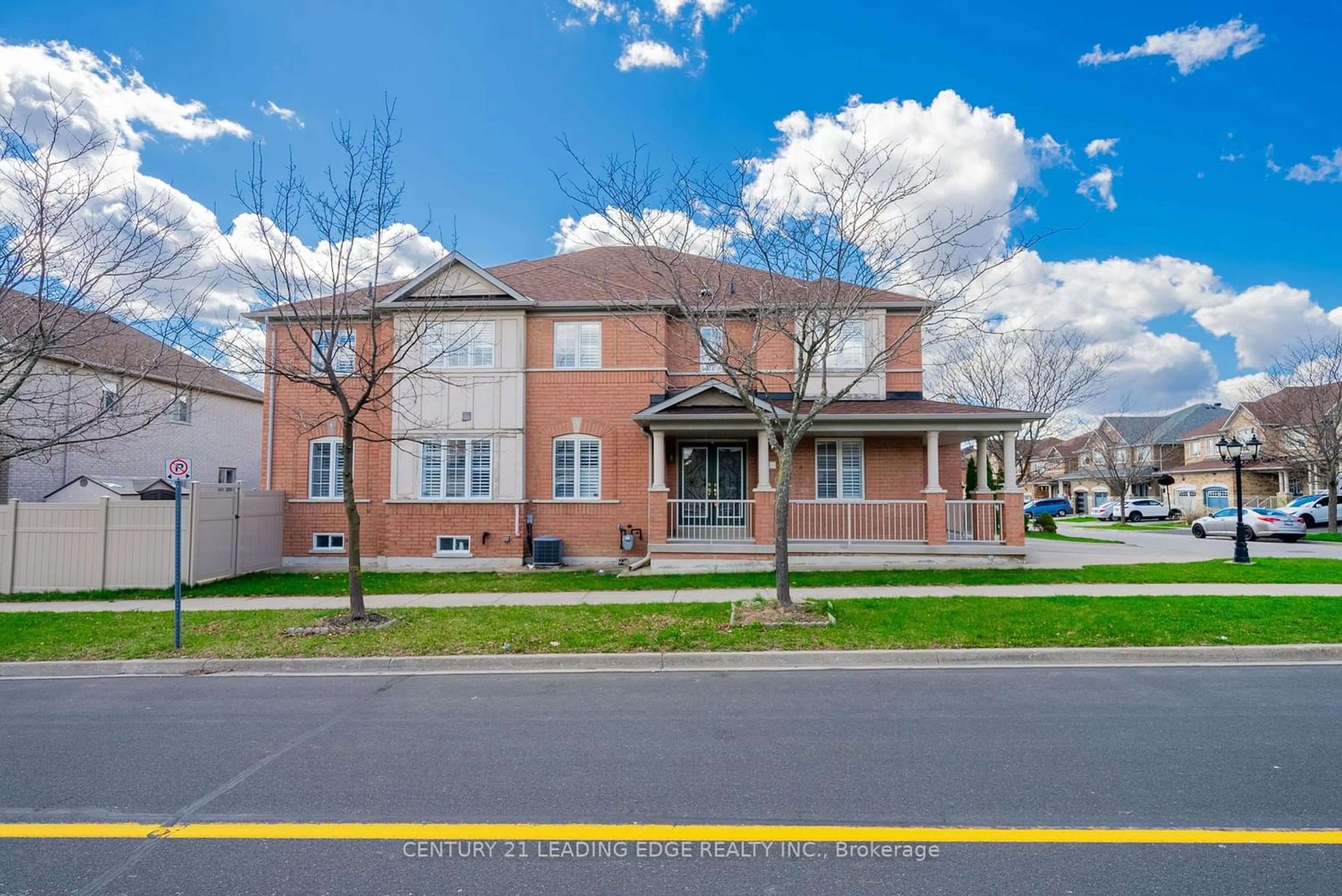 A pic from exterior of the house or condo for 1 Andriana Cres, Markham Ontario L6B 0E2