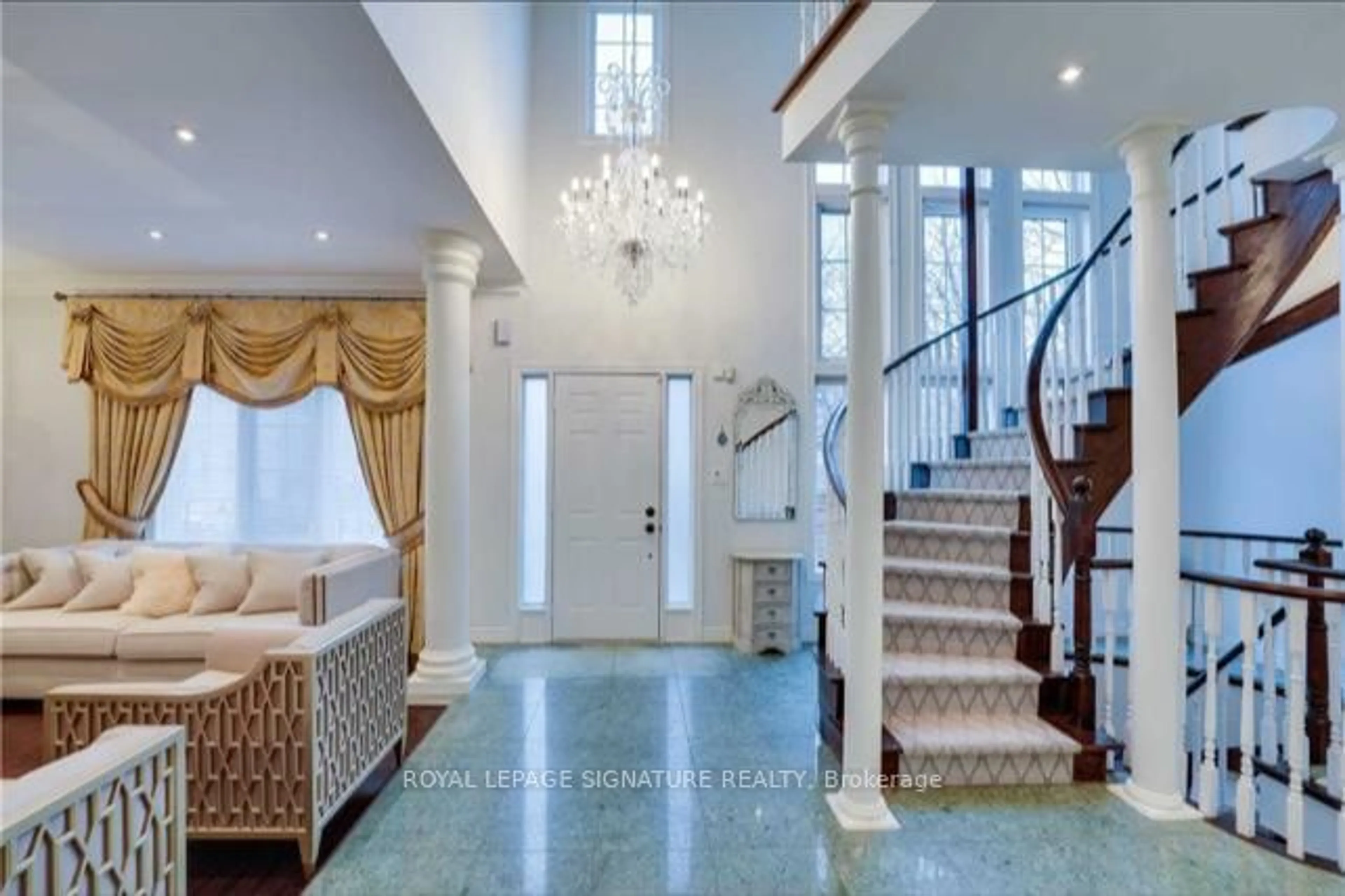 Indoor foyer for 117 Theodore Pl, Vaughan Ontario L4J 8E3