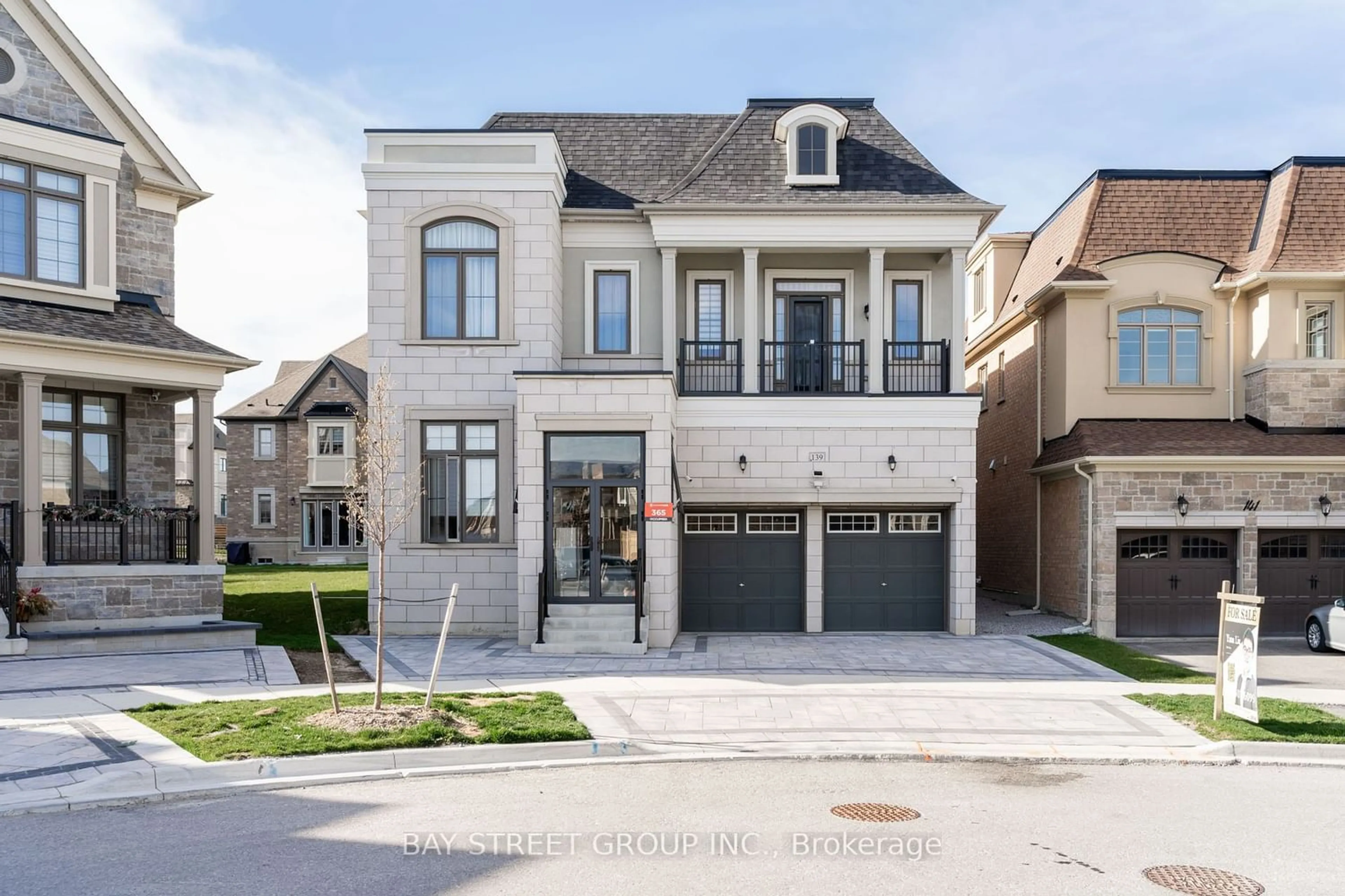 Home with brick exterior material for 139 Milky Way Dr, Richmond Hill Ontario L4C 4L9