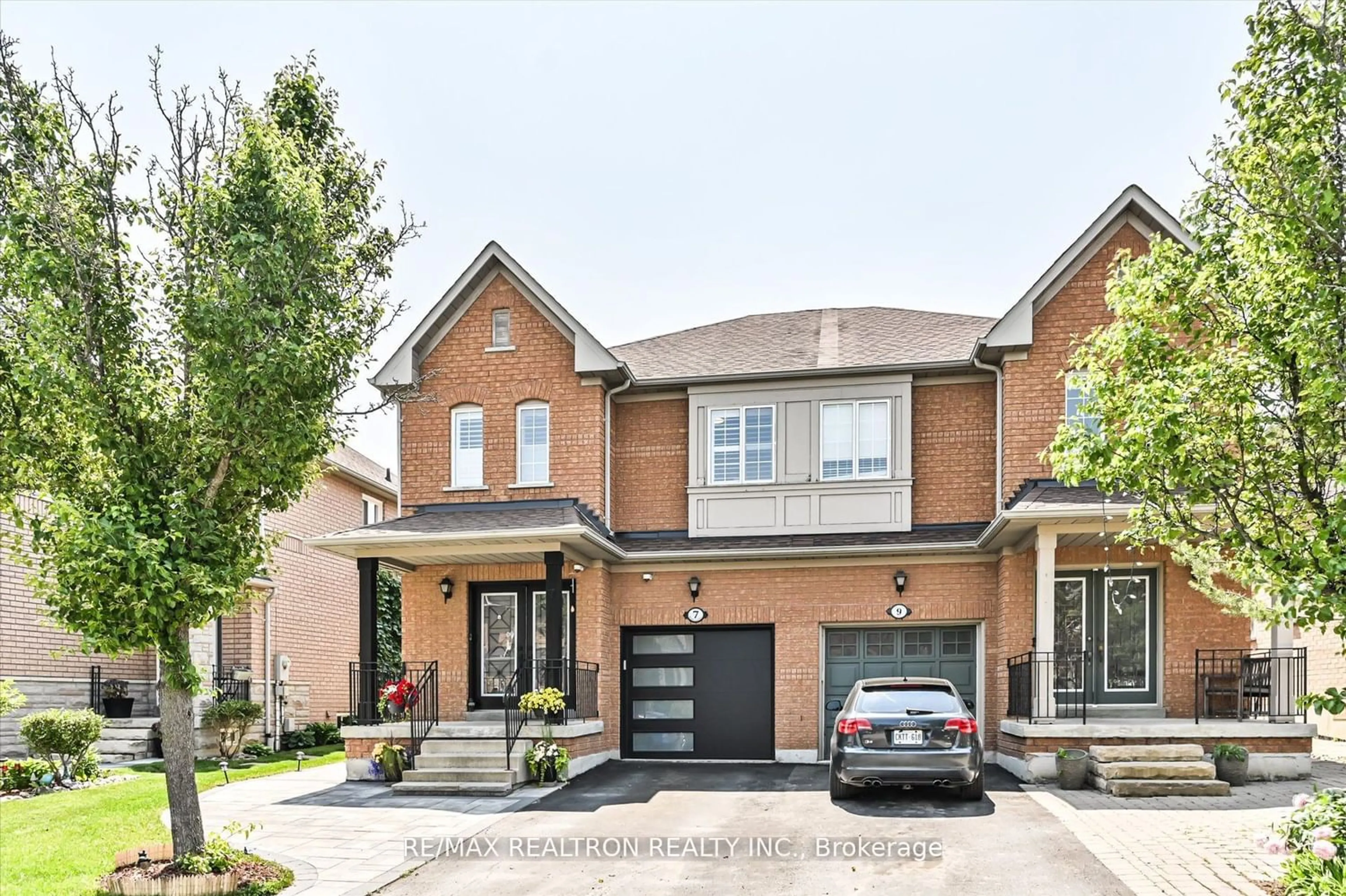 Home with brick exterior material for 7 Kingly Crest Way, Vaughan Ontario L4H 1M7