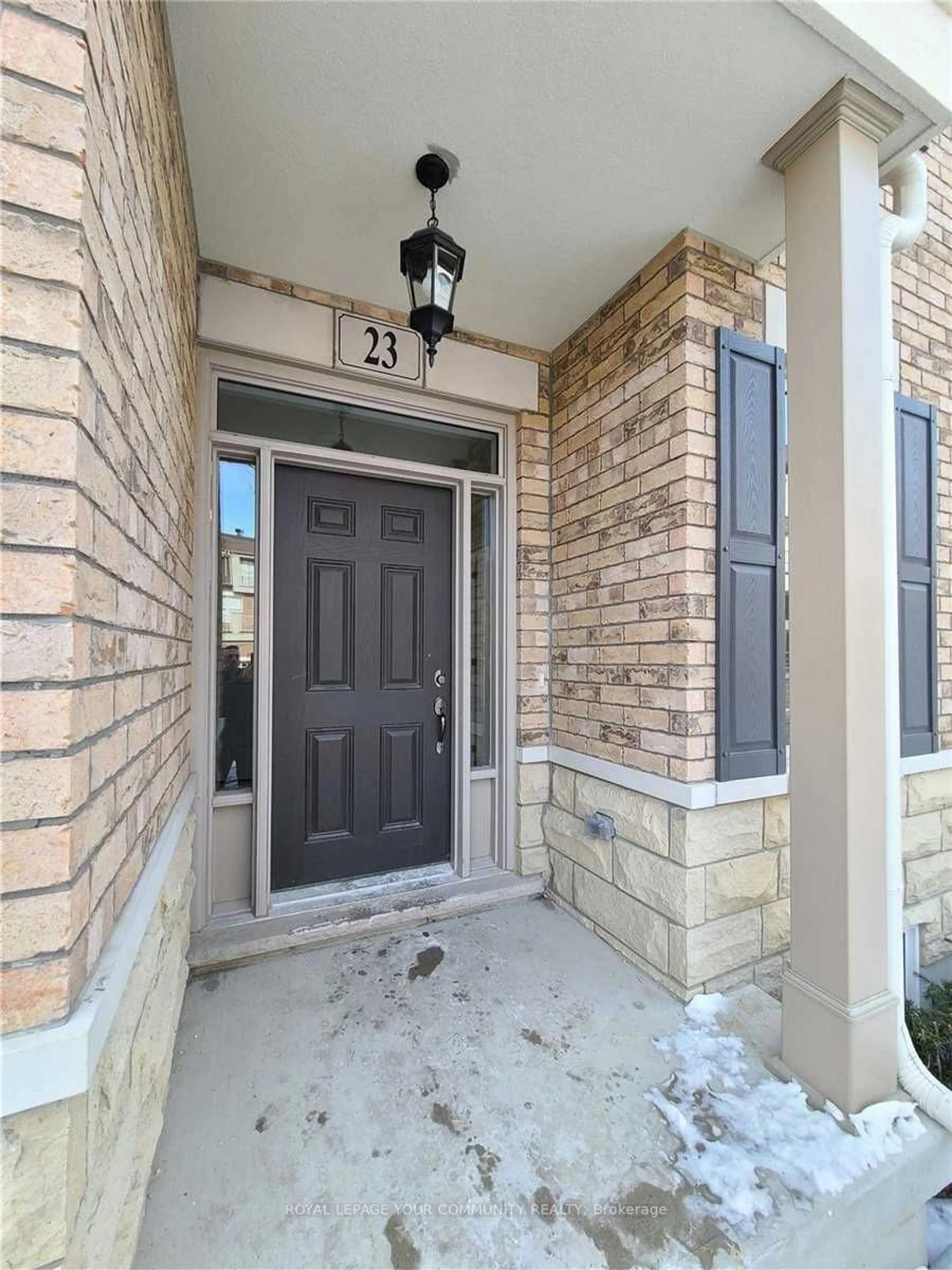 Indoor entryway for 23 Amherst Circ #20, Vaughan Ontario L6A 5A8