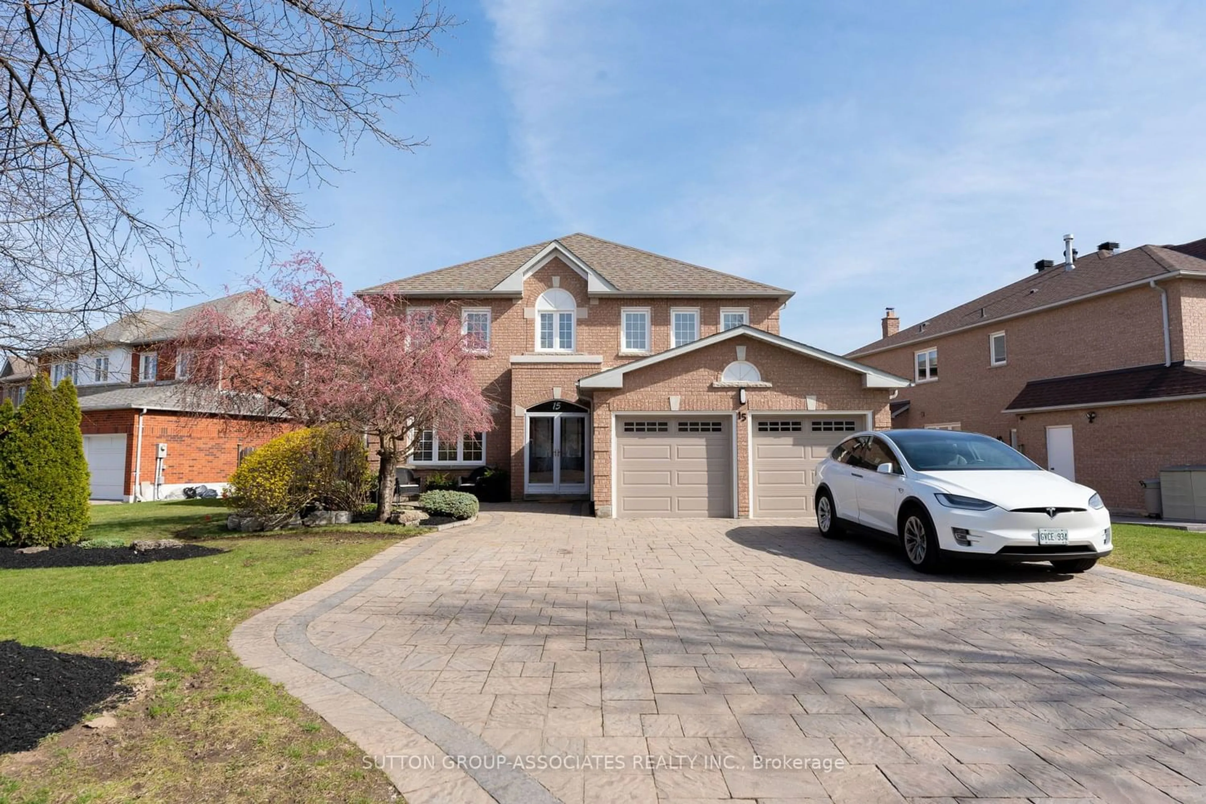 Frontside or backside of a home for 15 Guildford Circ, Markham Ontario L3R 0R9