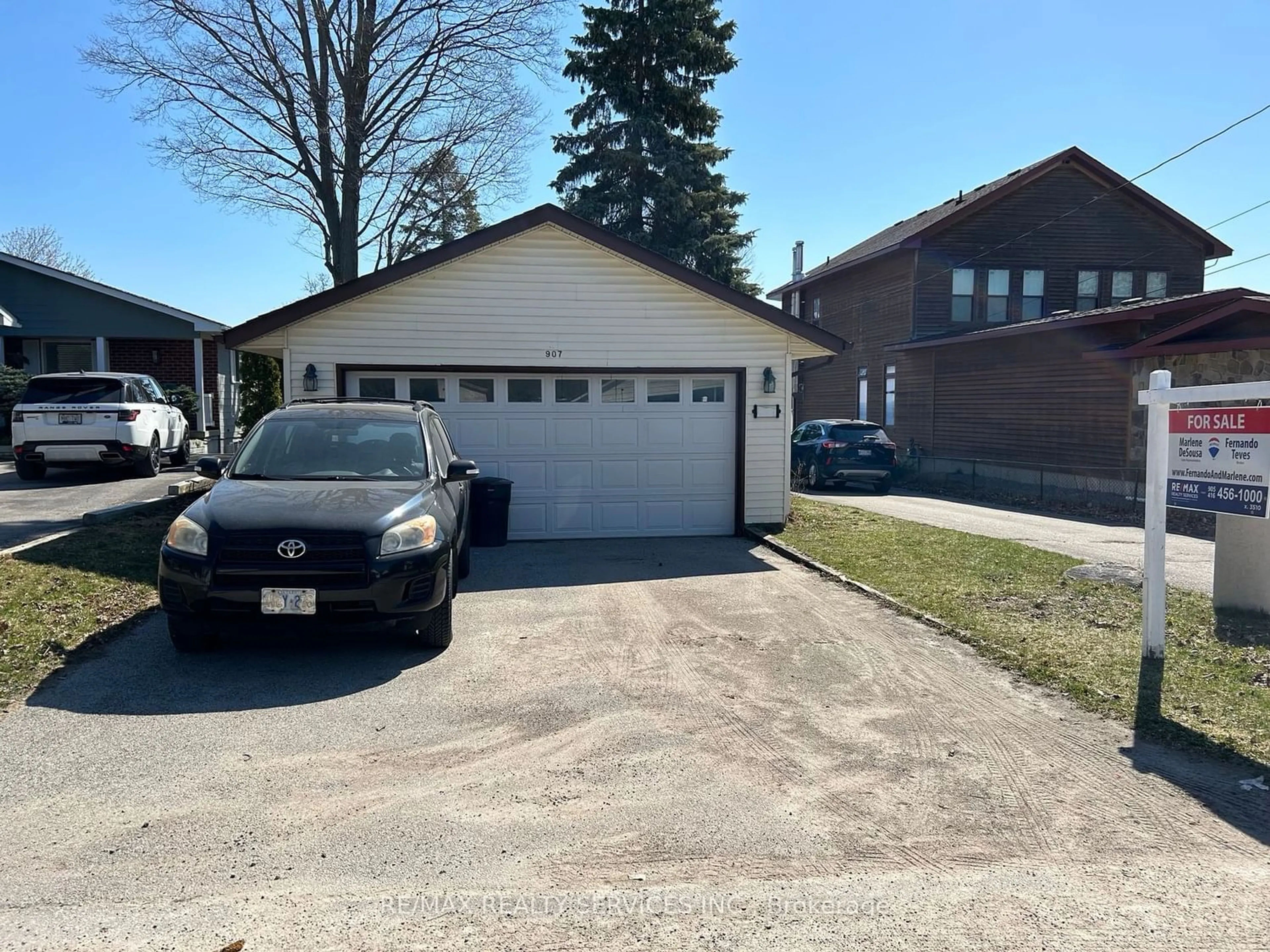 Frontside or backside of a home for 907 Adams Rd, Innisfil Ontario L9S 4C9