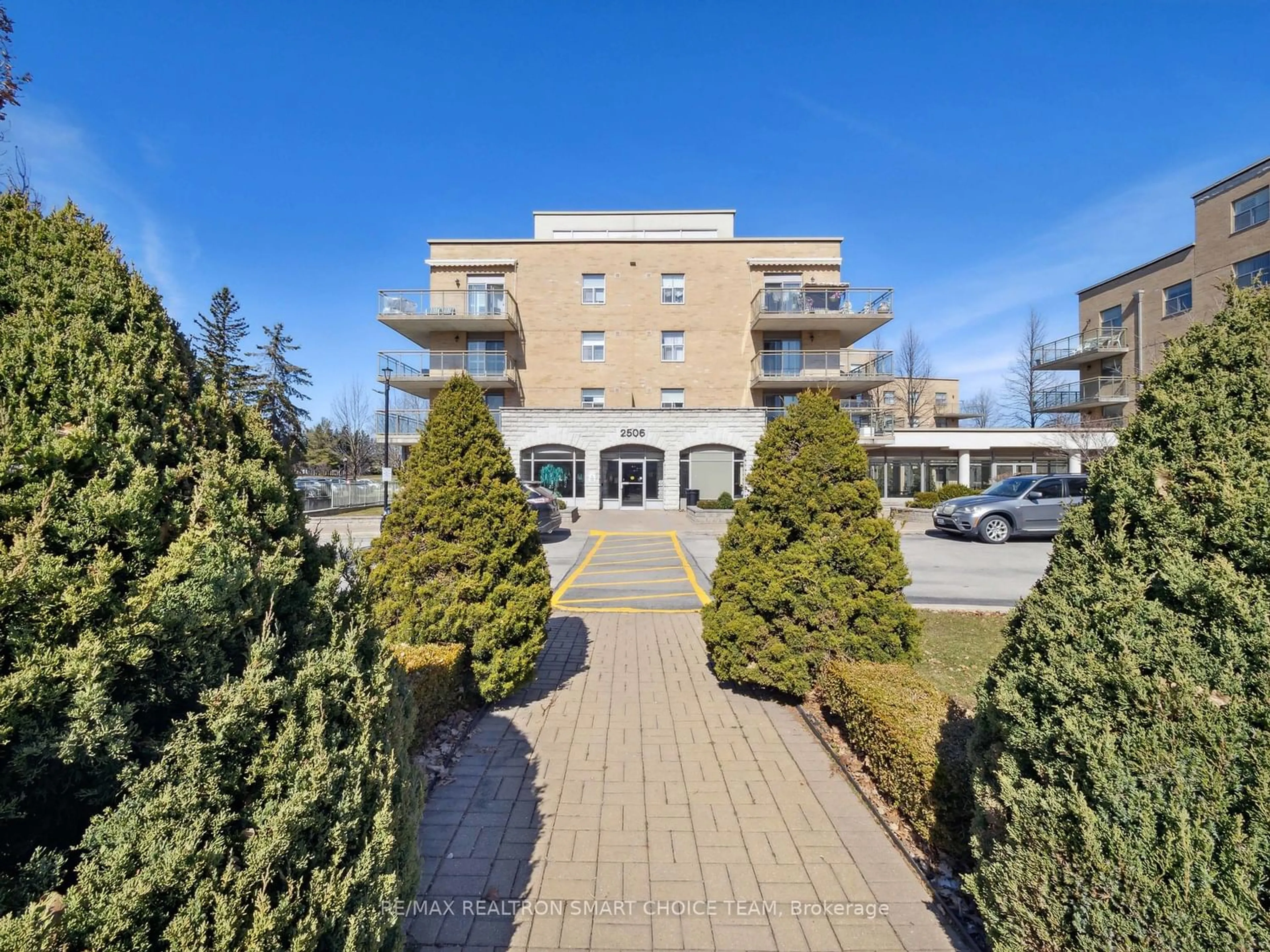 Outside view for 2506 Rutherford Rd #319, Vaughan Ontario L5K 5N4