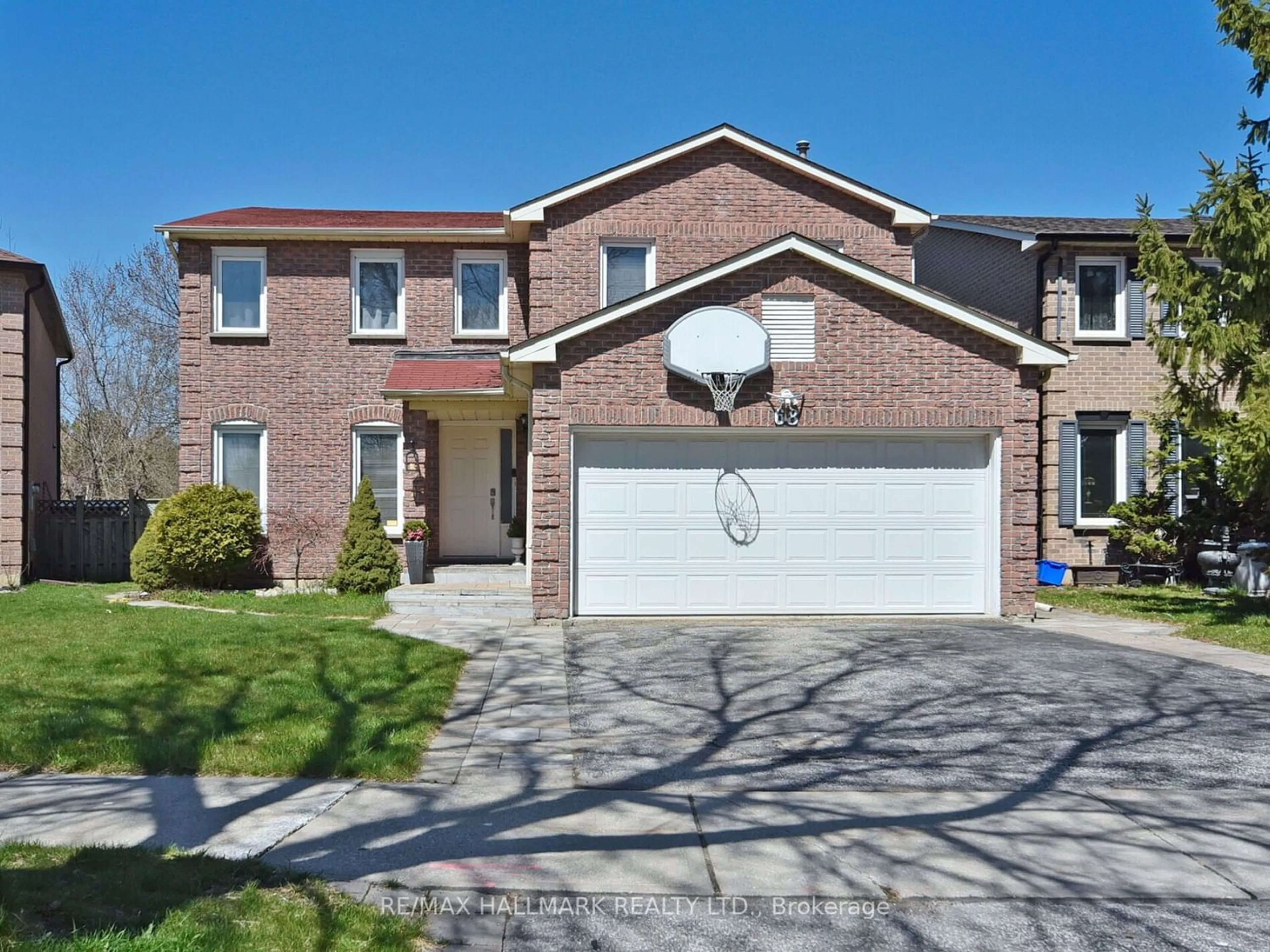 Home with brick exterior material for 68 Nightstar Dr, Richmond Hill Ontario L4C 8H5