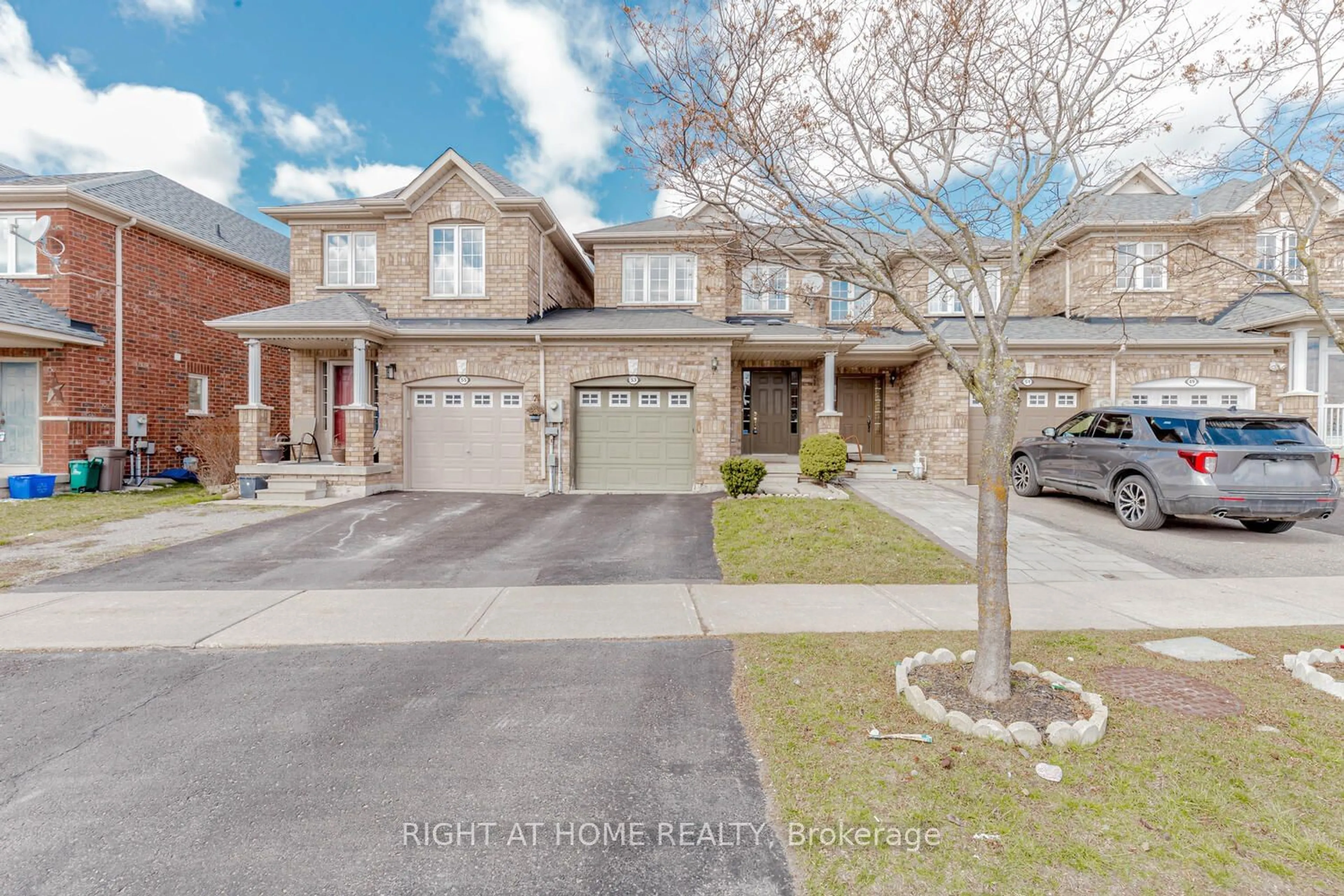 A pic from exterior of the house or condo for 53 Christephen Cres, Richmond Hill Ontario L4S 2T8