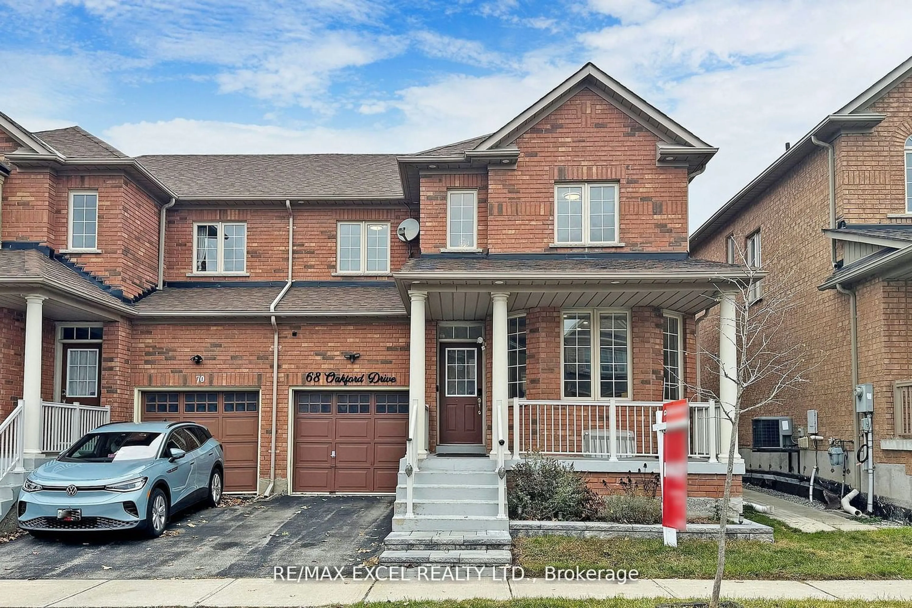 Home with brick exterior material for 68 Oakford Dr, Markham Ontario L6C 2Y8