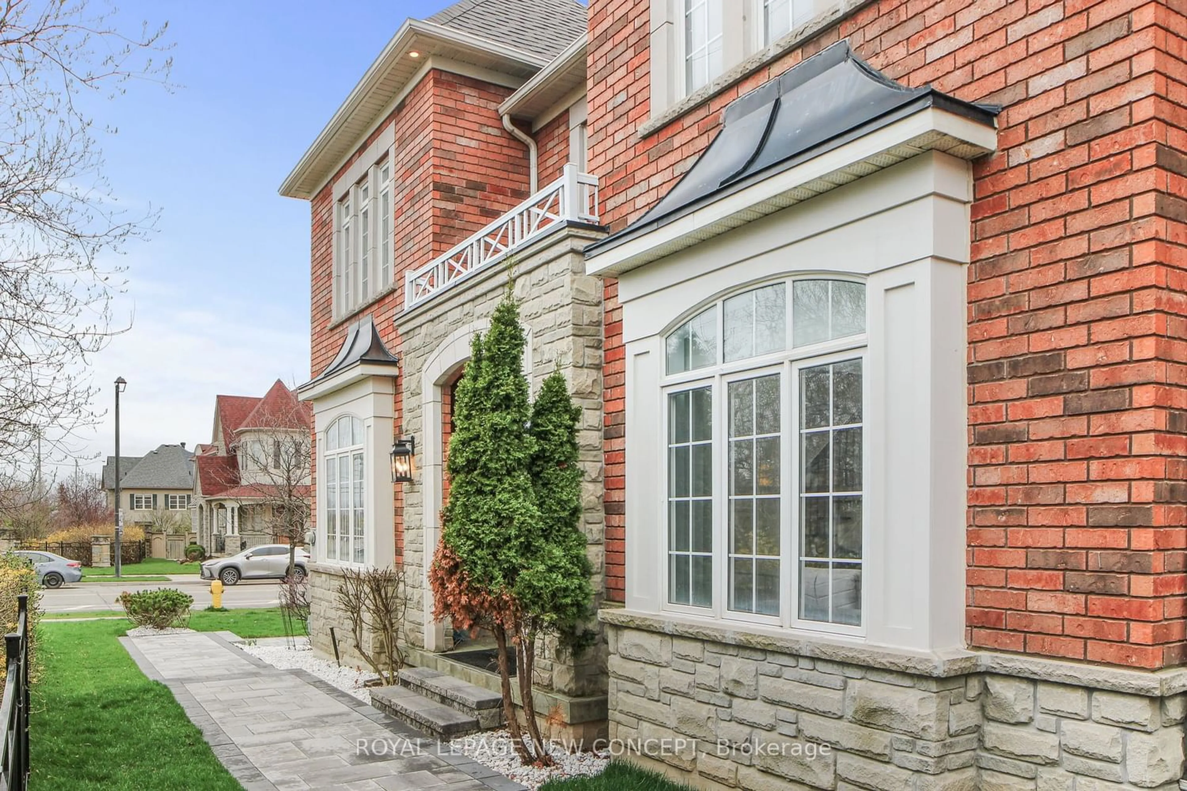 Home with brick exterior material for 8 Valley Vista Dr, Vaughan Ontario L6A 0Z2