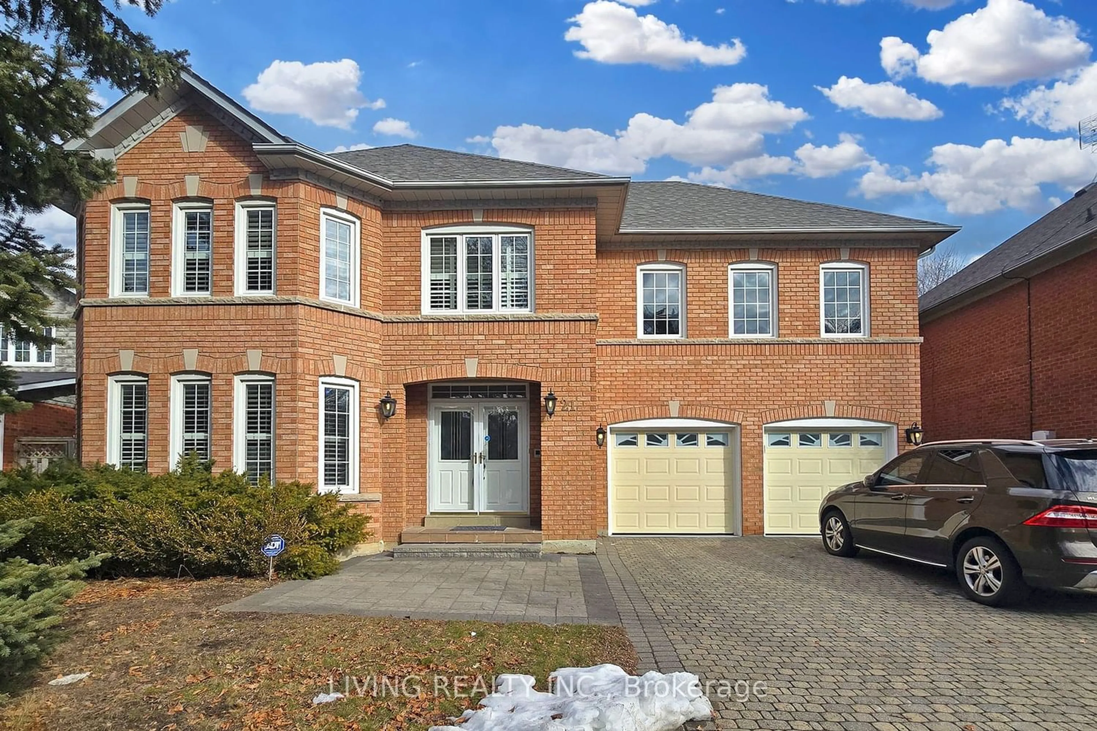 Home with brick exterior material for 21 Forest Hill Dr, Richmond Hill Ontario L4B 3C1