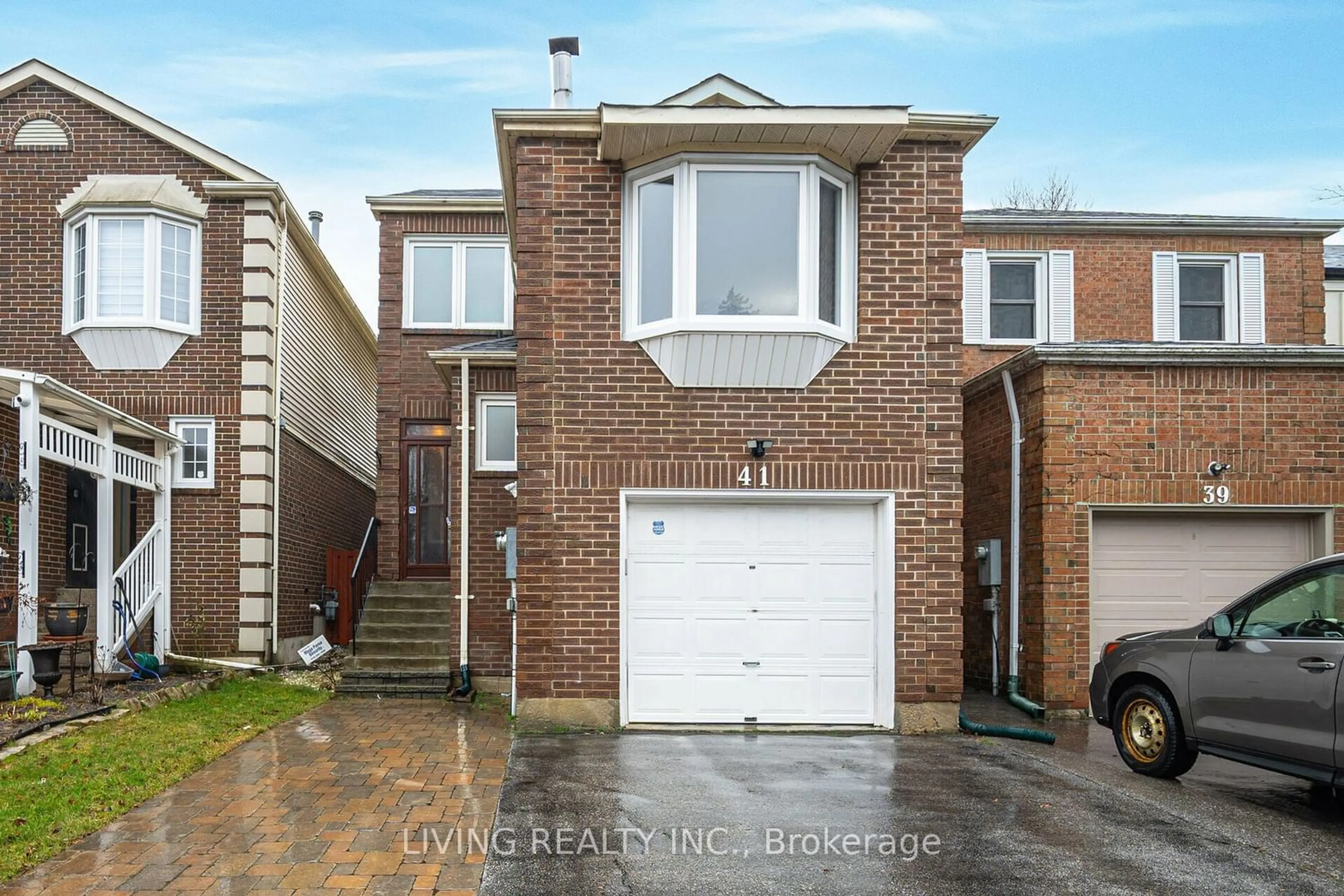 A pic from exterior of the house or condo for 41 Jonathan Gate, Vaughan Ontario L4J 5K4