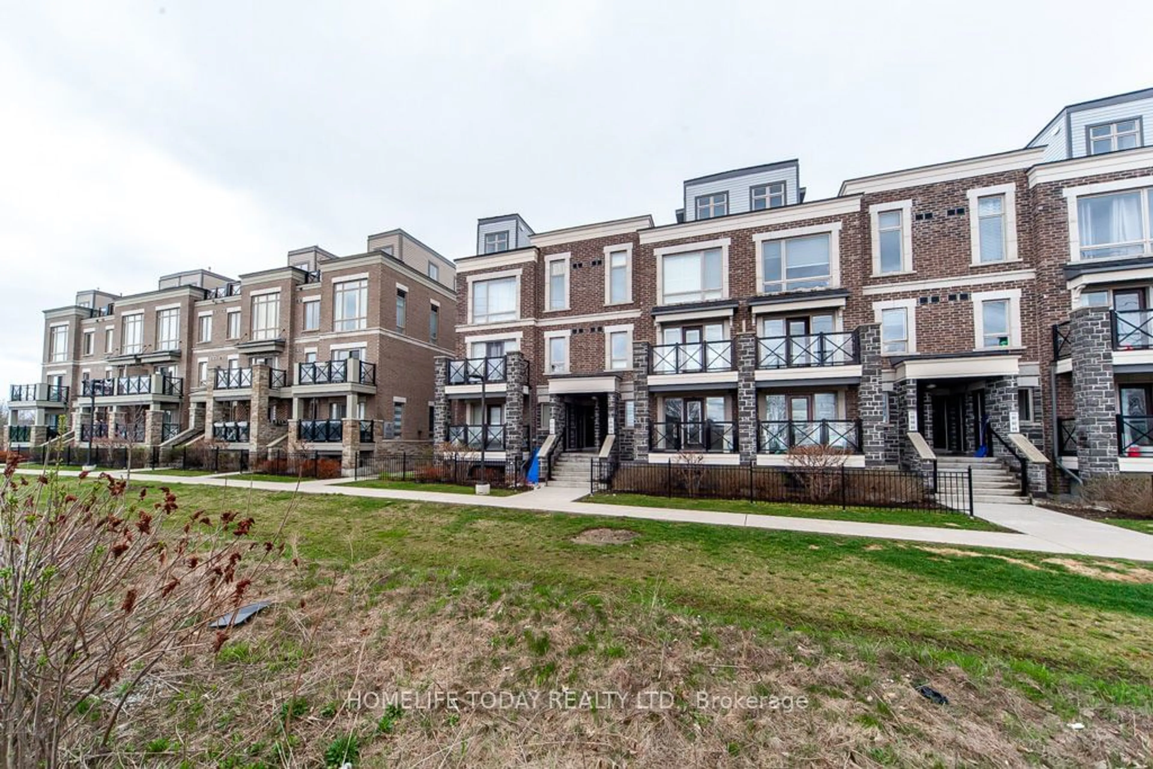 A pic from exterior of the house or condo for 50 Dunsheath Way #624, Markham Ontario L6B 1N3
