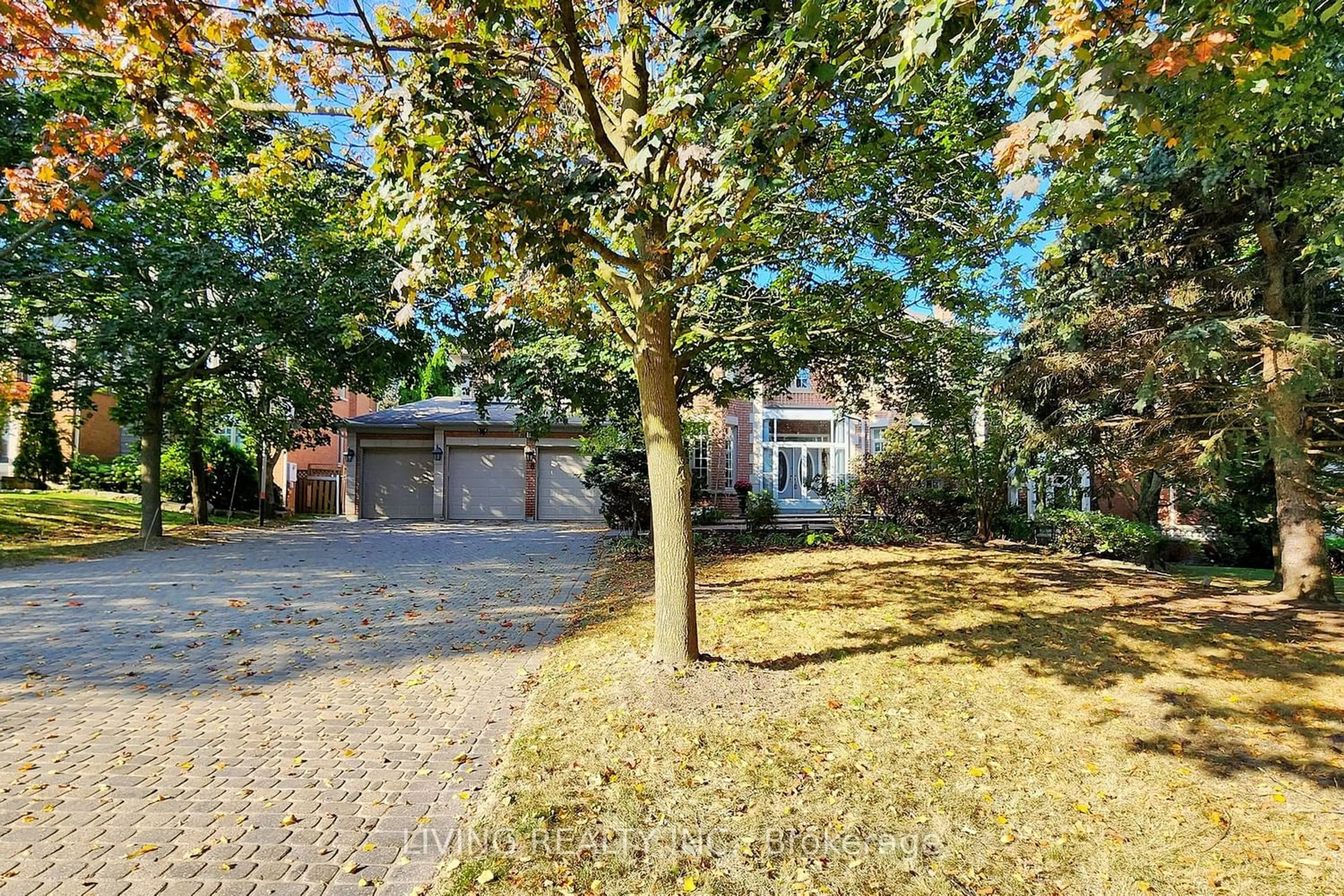 Street view for 10 Old Park Lane, Richmond Hill Ontario L4B 2L8