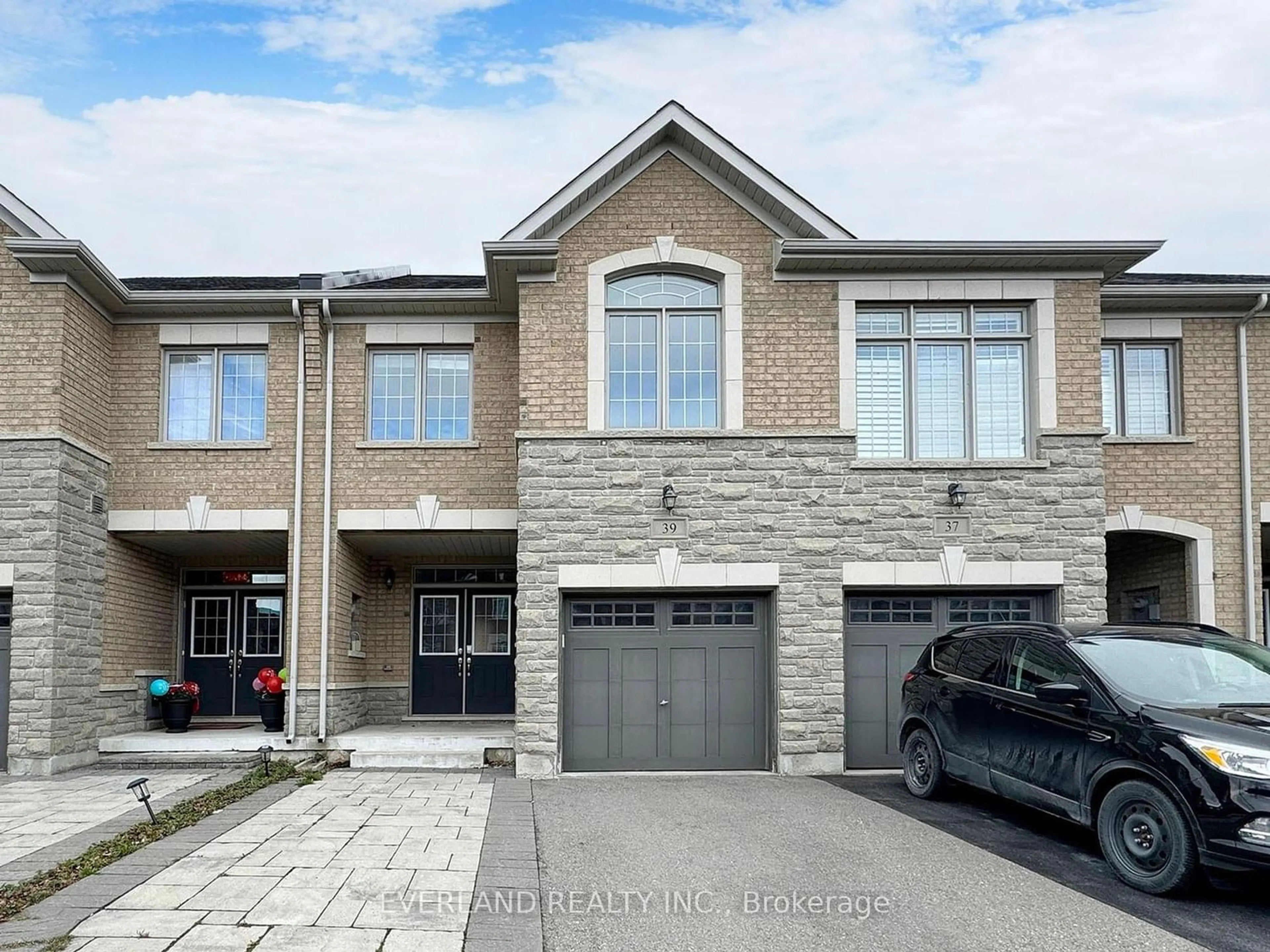 Home with brick exterior material for 39 Paper Mills Cres, Richmond Hill Ontario L4E 0V5