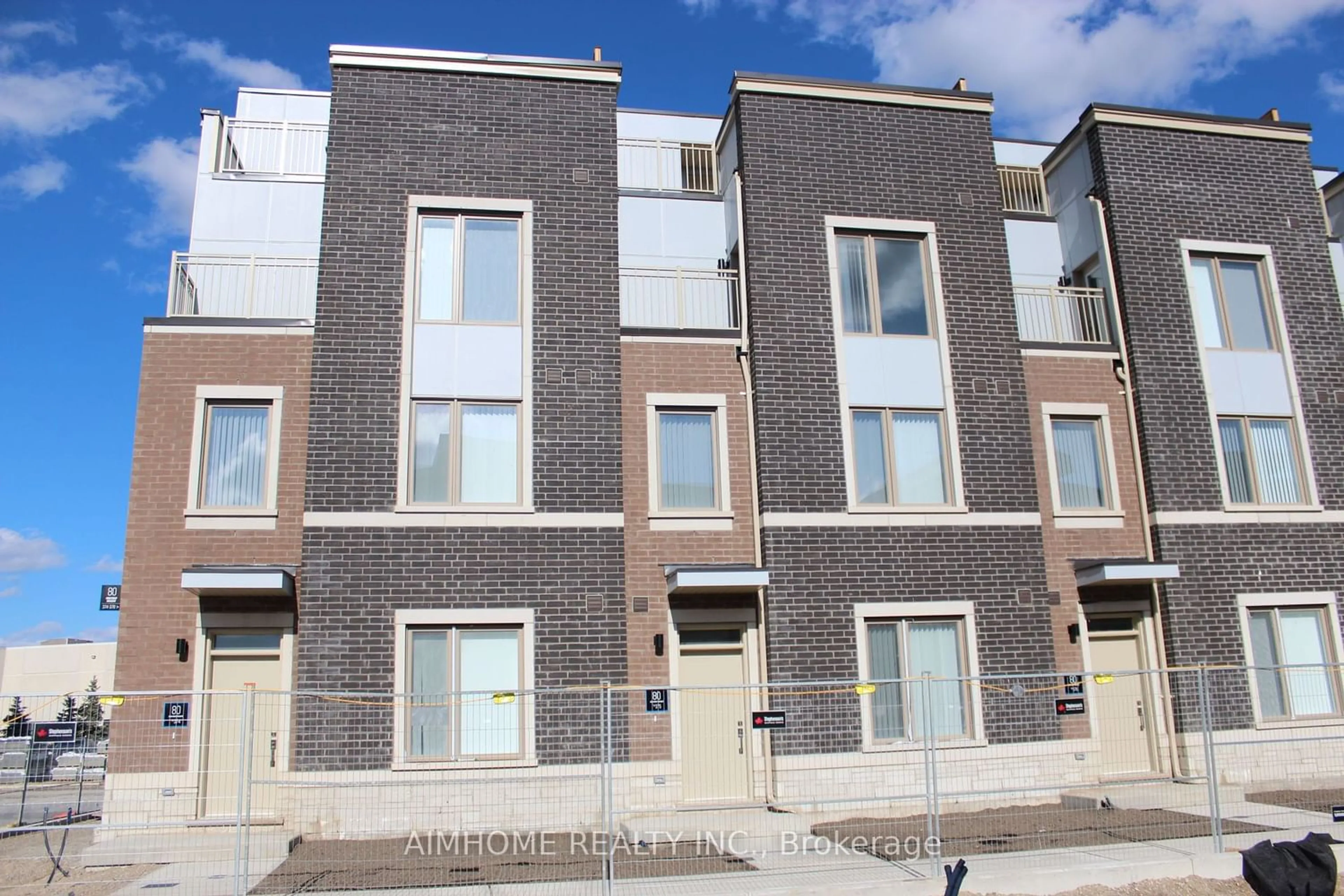 A pic from exterior of the house or condo for 80 Honeycrisp Cres #Th375, Vaughan Ontario L4K 0N7
