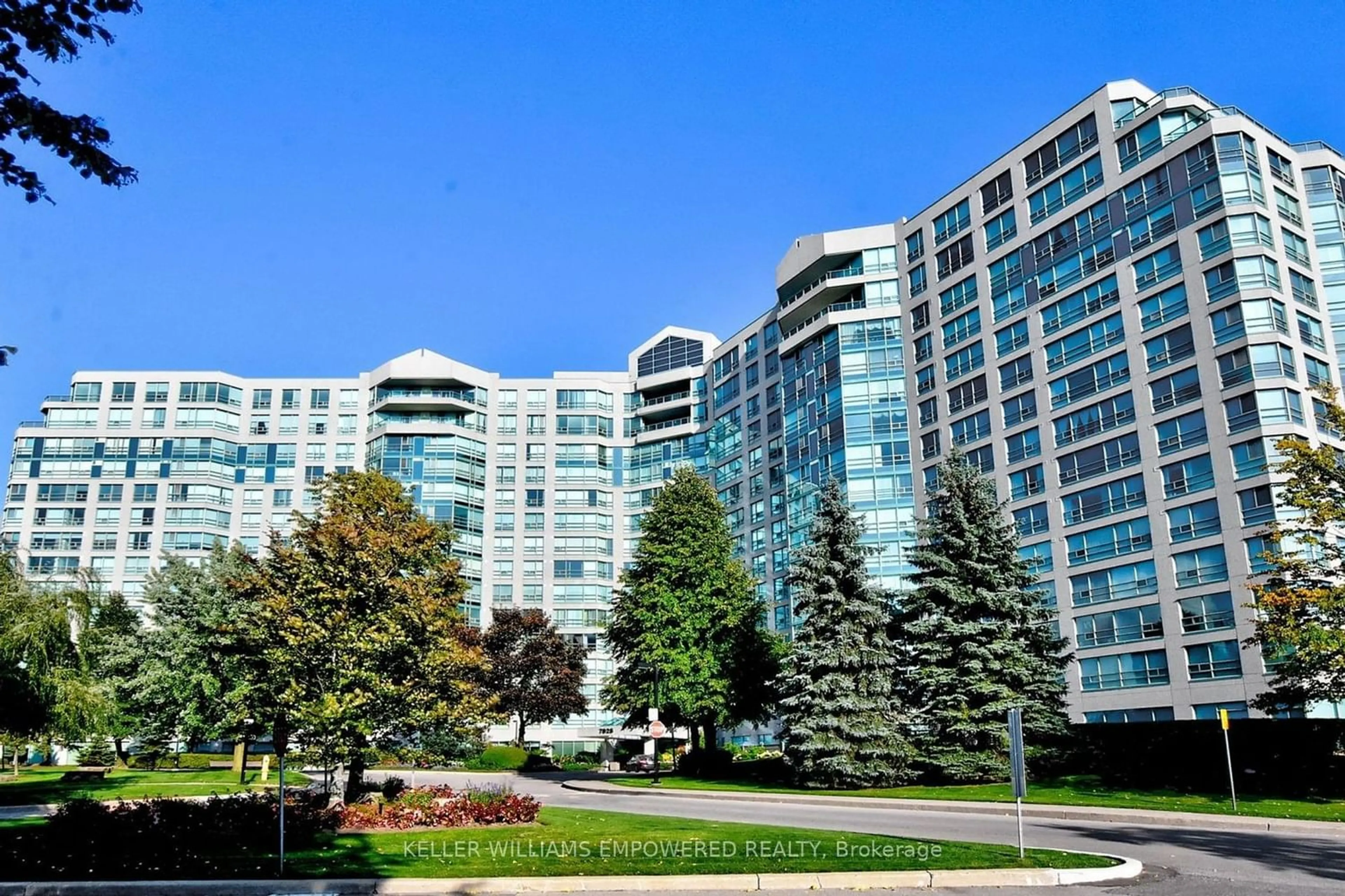 A pic from exterior of the house or condo for 7805 Bayview Ave #1016, Markham Ontario L3T 7N1