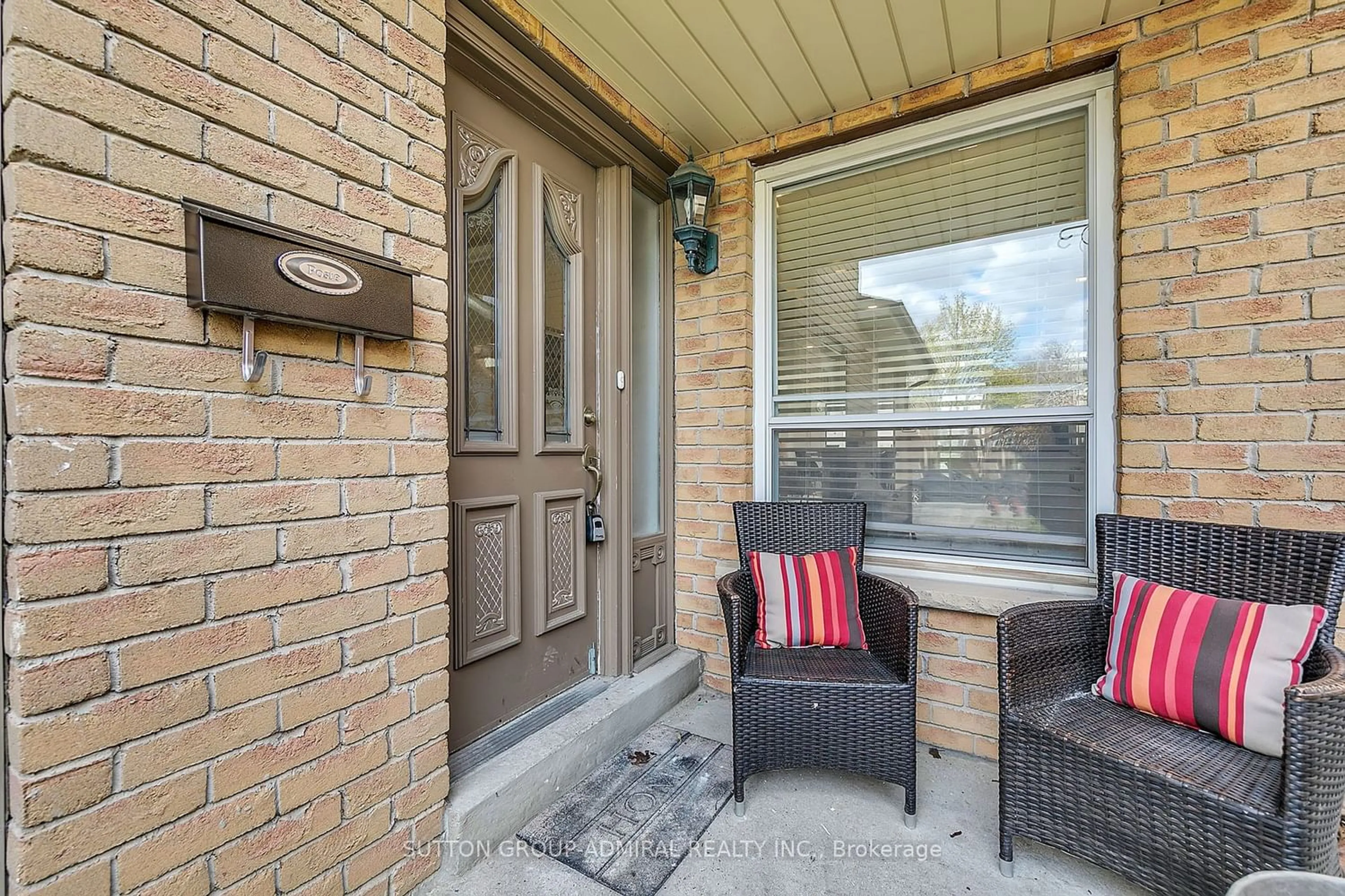 Patio for 81 Greenbelt Cres, Richmond Hill Ontario L4C 5S1