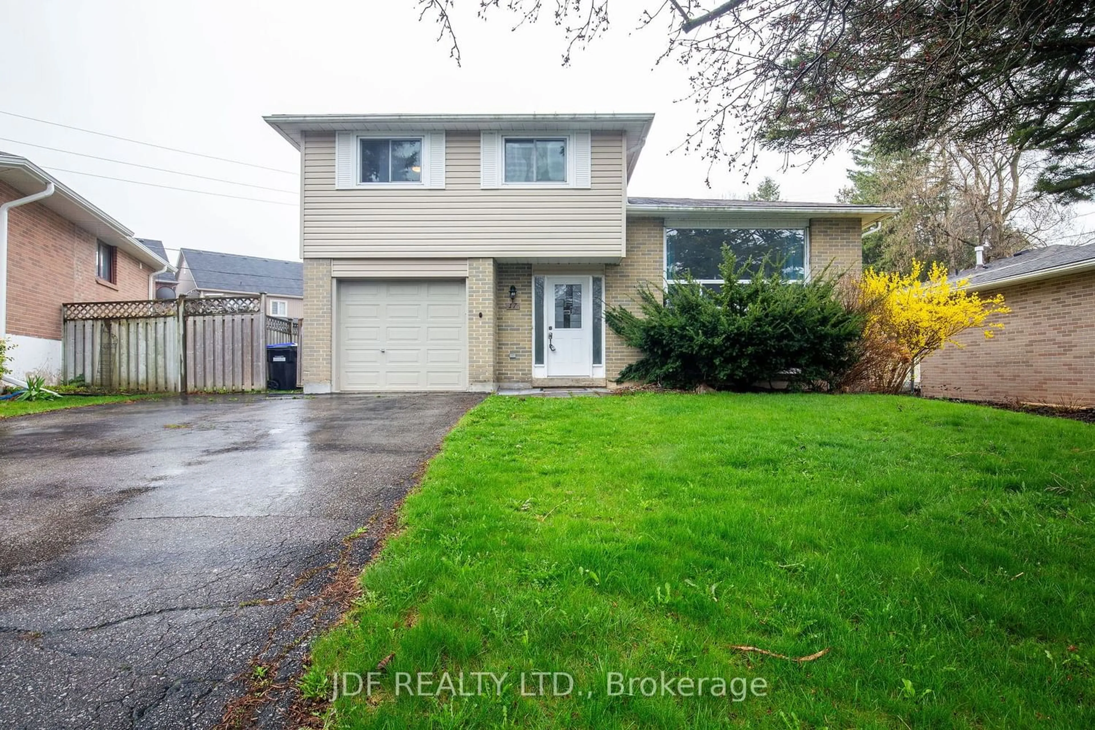 Frontside or backside of a home for 17 Brown St, New Tecumseth Ontario L0G 1W0