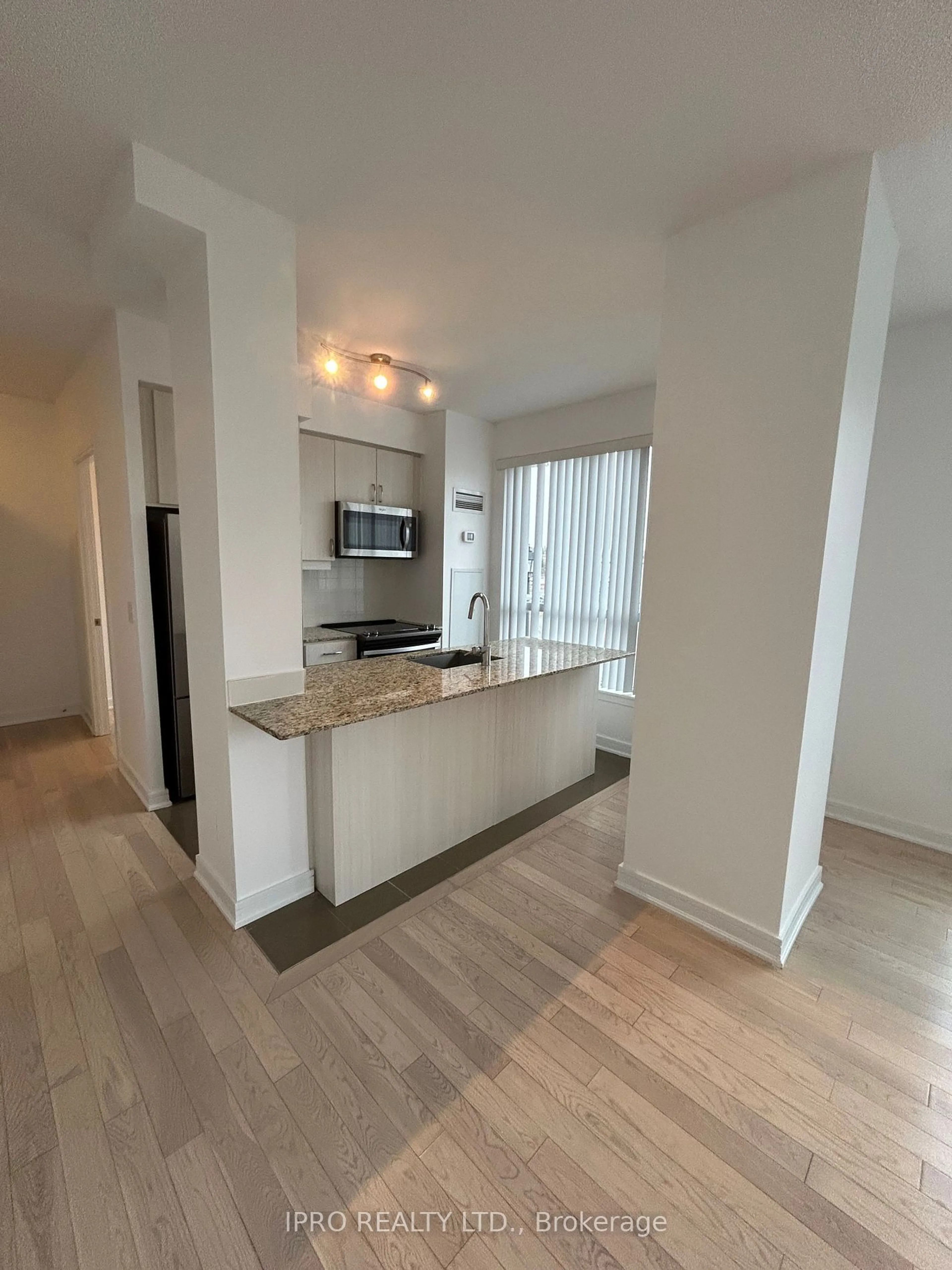 A pic of a room for 9205 Yonge St #208, Richmond Hill Ontario L4C 1V5