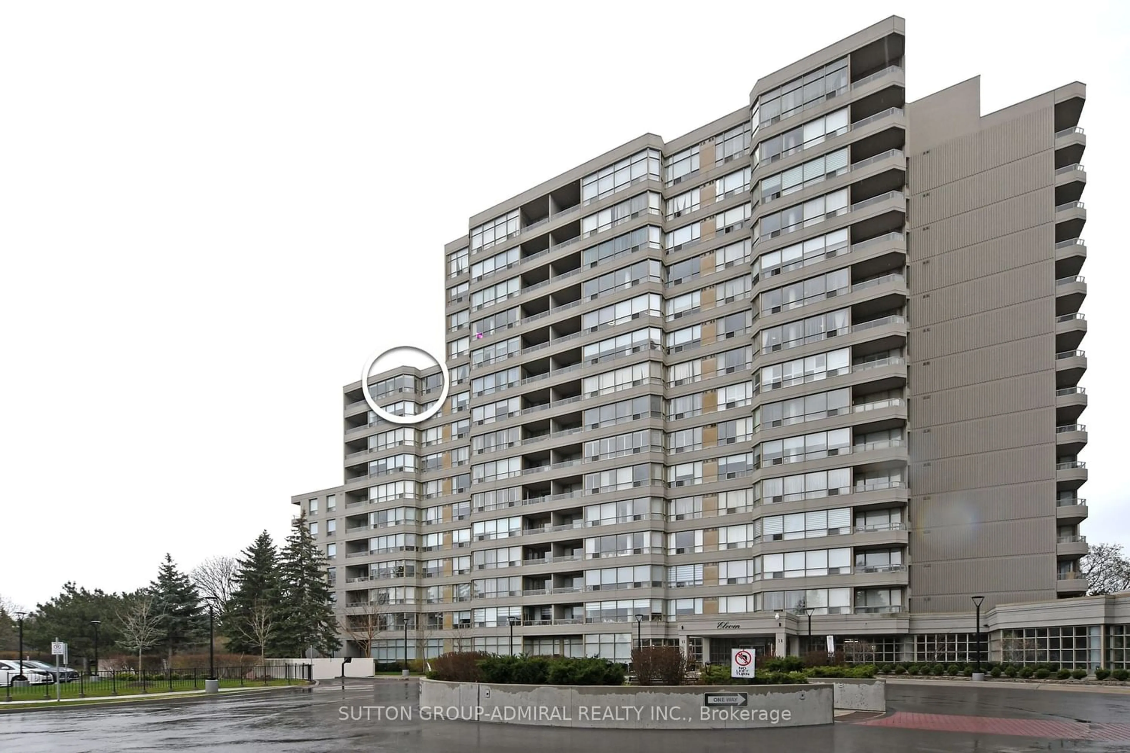 A pic from exterior of the house or condo for 11 Townsgate Dr #1111, Vaughan Ontario L4J 8G4