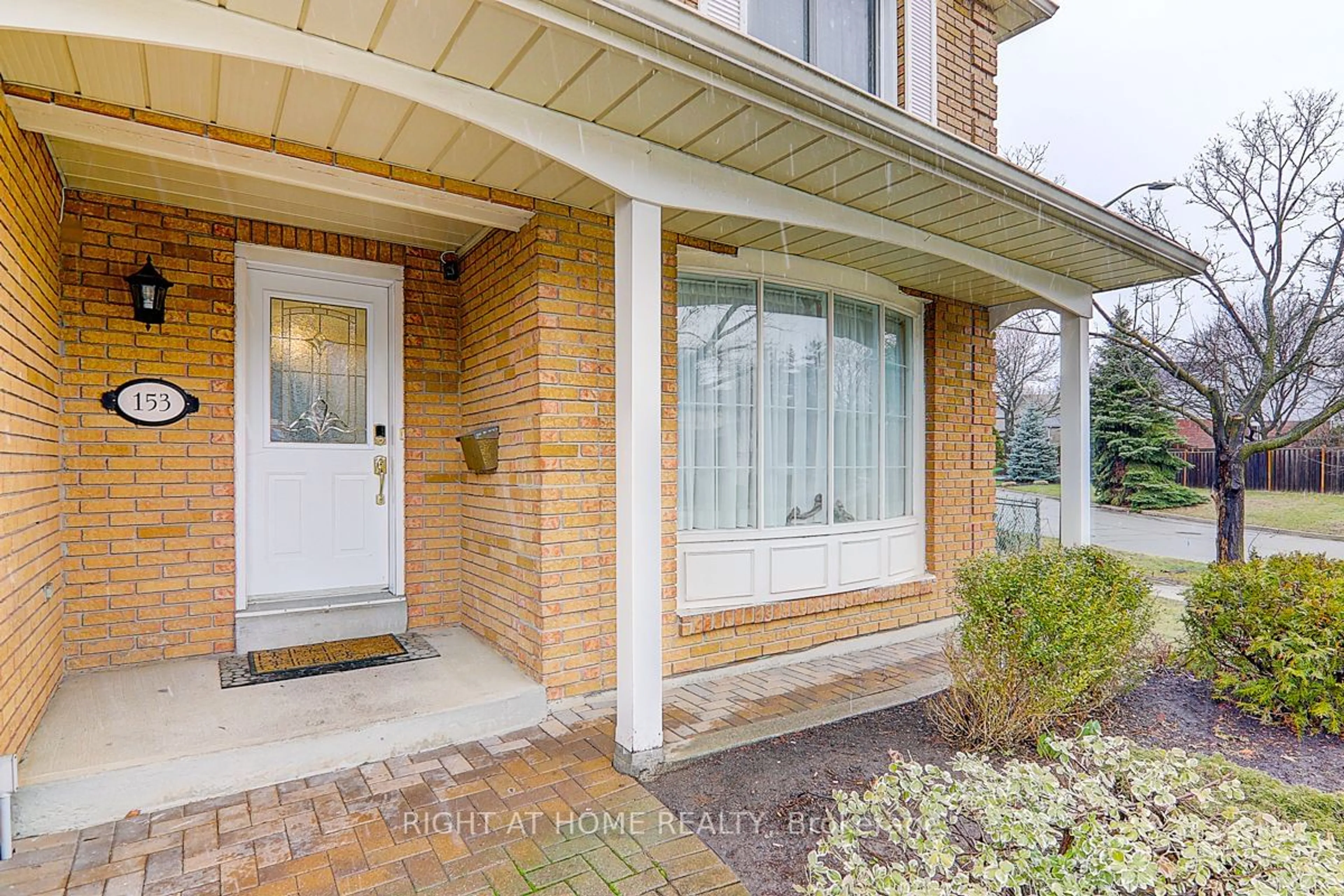 Home with brick exterior material for 153 Willowbrook Rd, Markham Ontario L3T 5P4