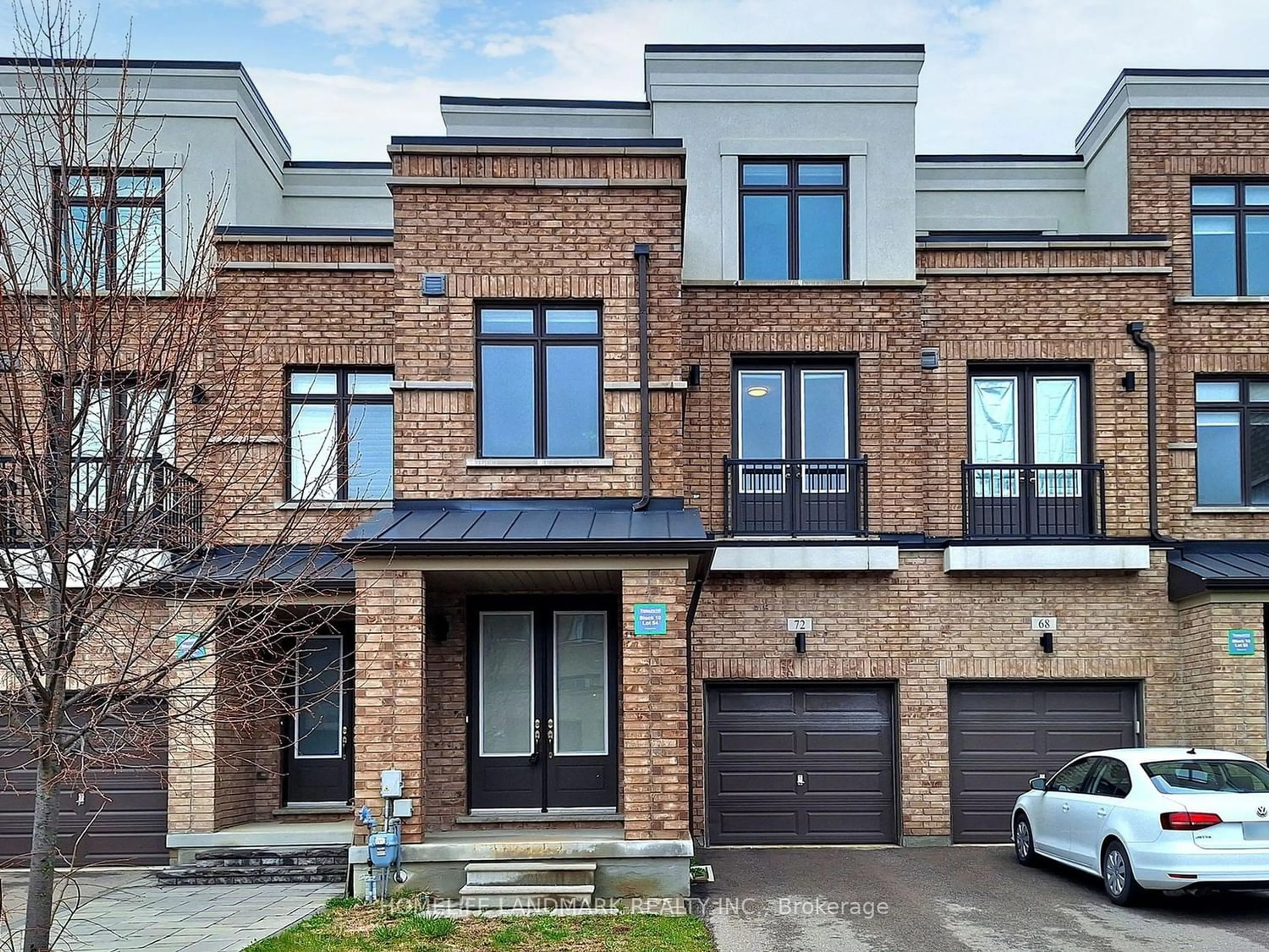 Home with brick exterior material for 72 Elyse Crt, Aurora Ontario L4G 2C9