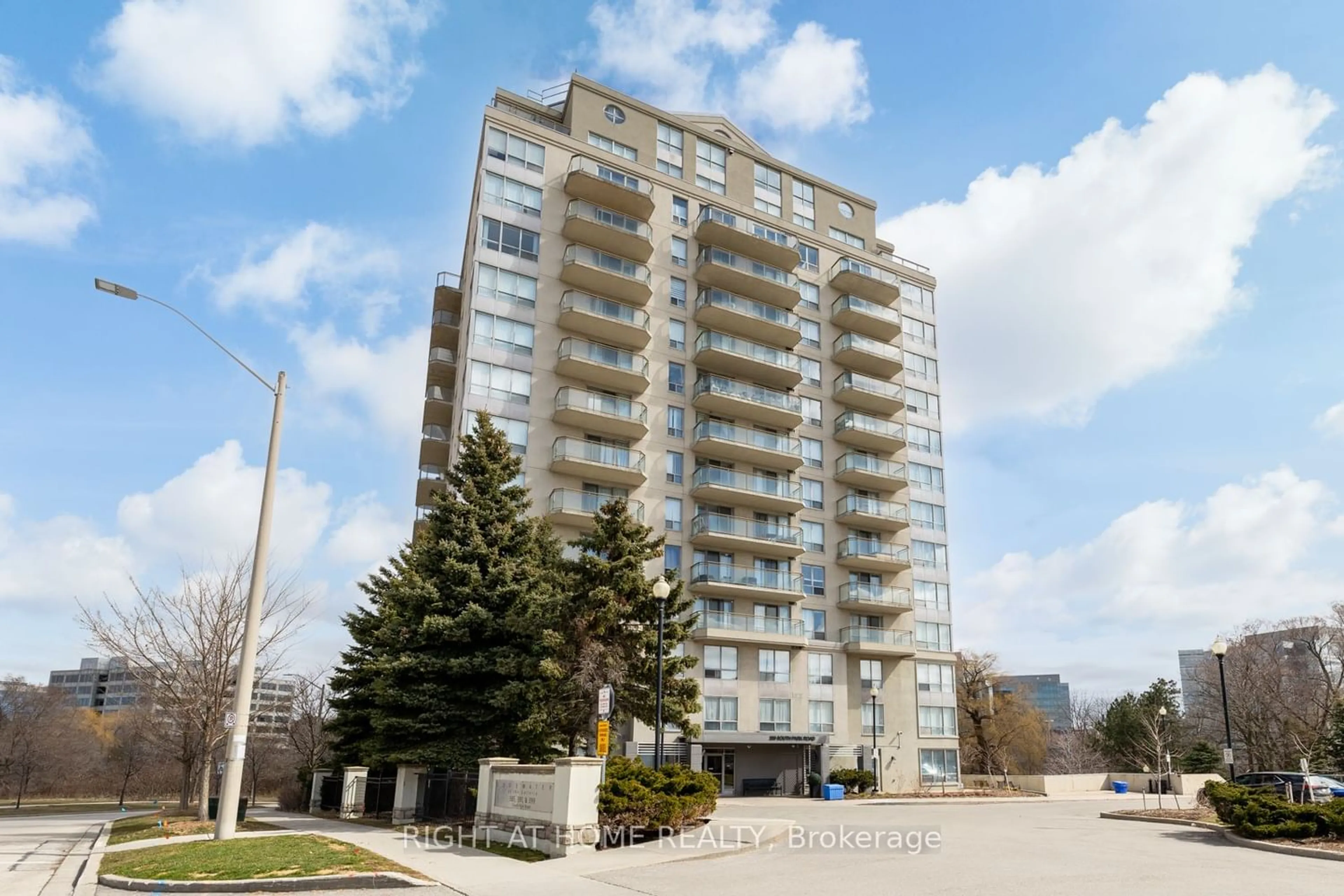 A pic from exterior of the house or condo for 399 South Park Rd #106, Markham Ontario L3T 7W6