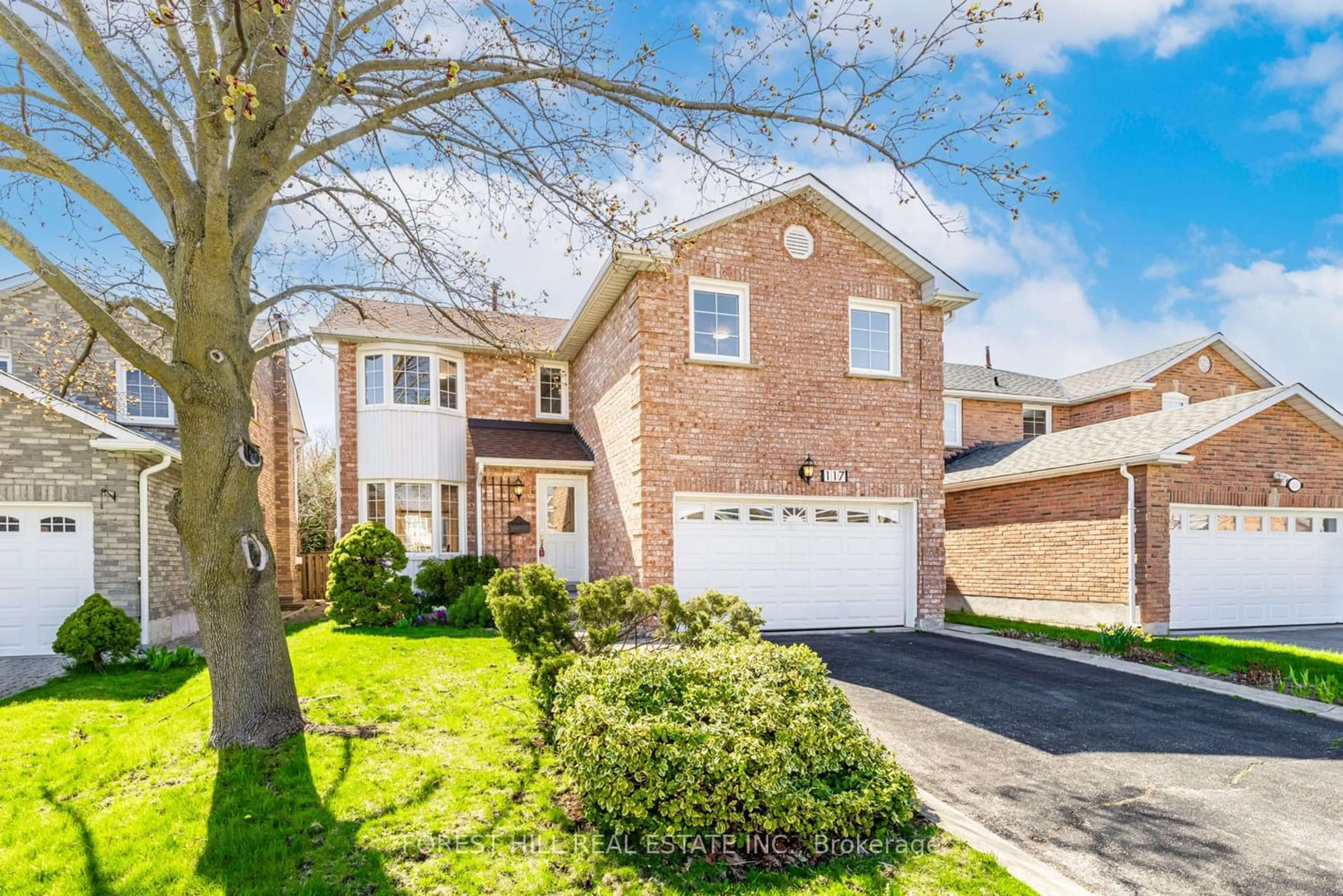 Frontside or backside of a home for 117 Eleanor Circ, Richmond Hill Ontario L4C 6K6