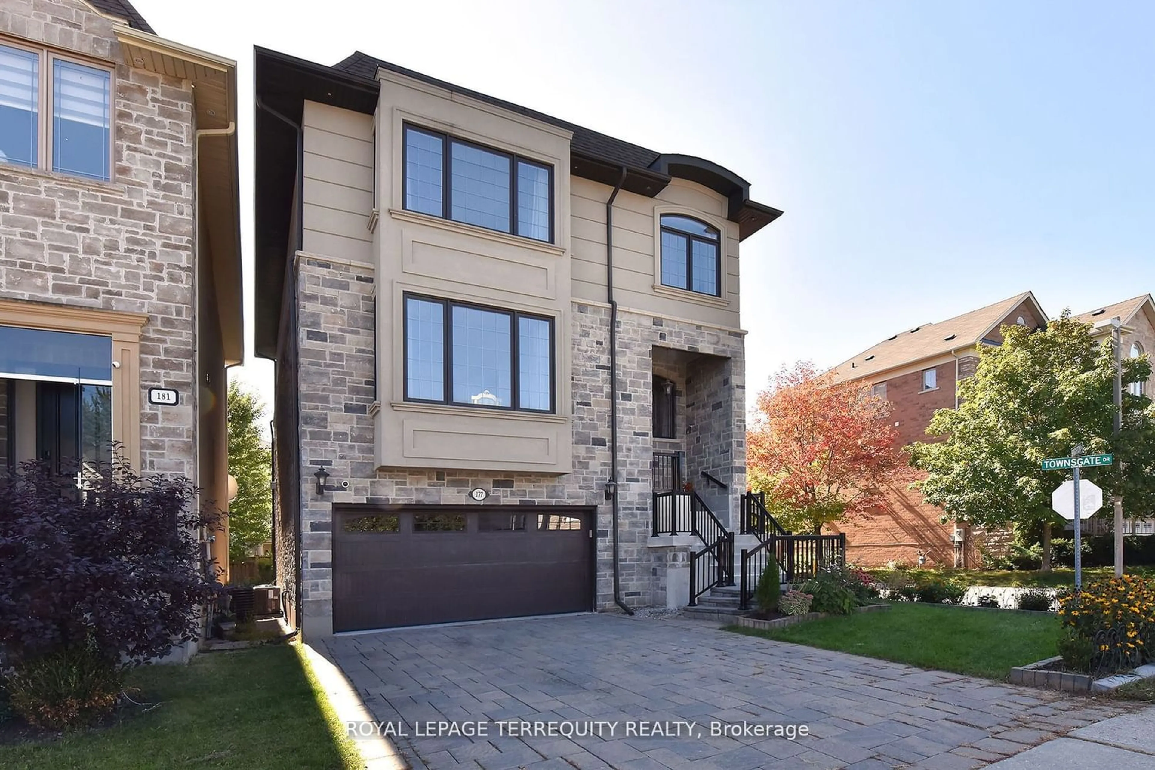 Home with brick exterior material for 177 Townsgate Dr, Vaughan Ontario L4J 8J5