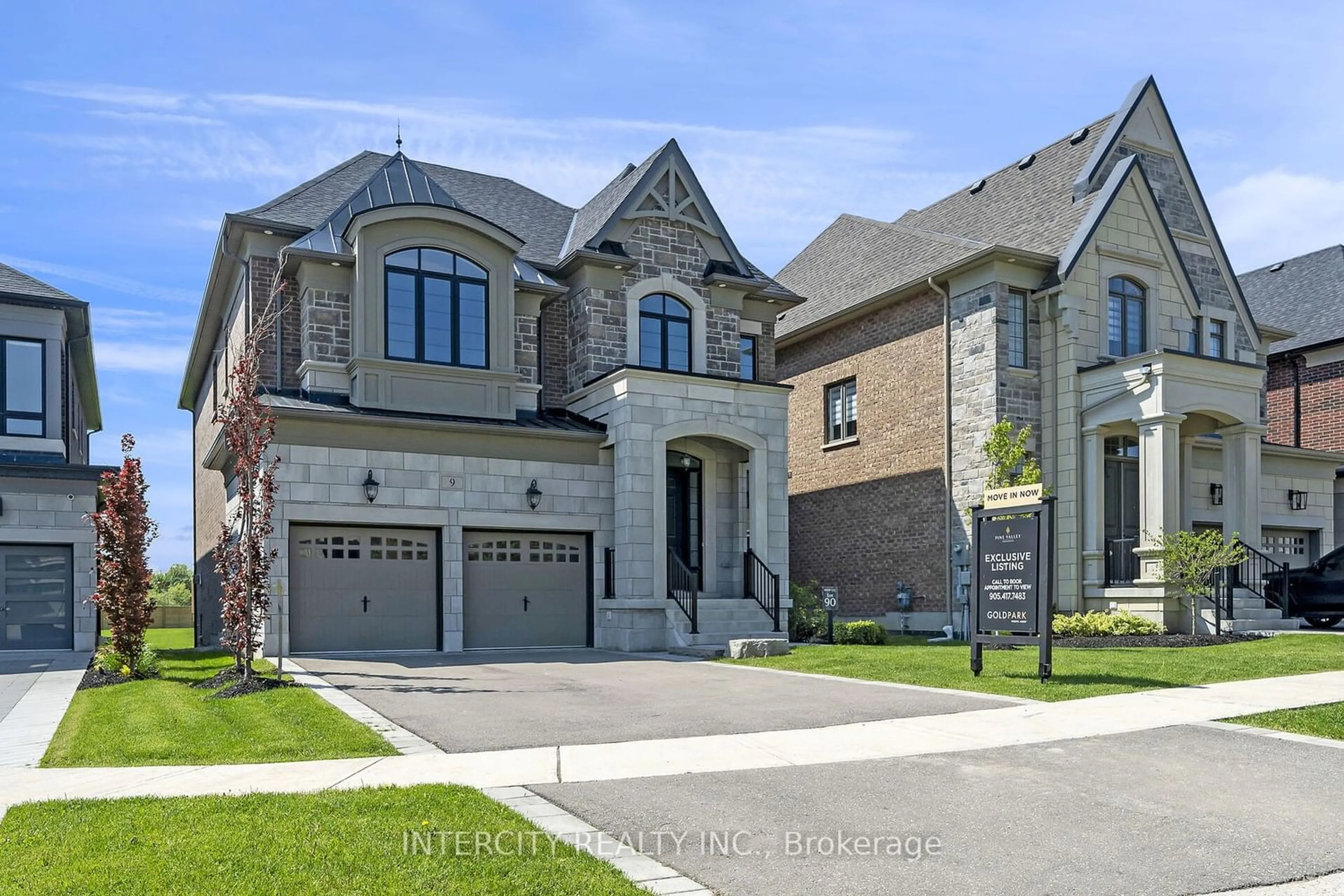 Home with brick exterior material for 9 Sophies Crt, Vaughan Ontario L4L 1A6