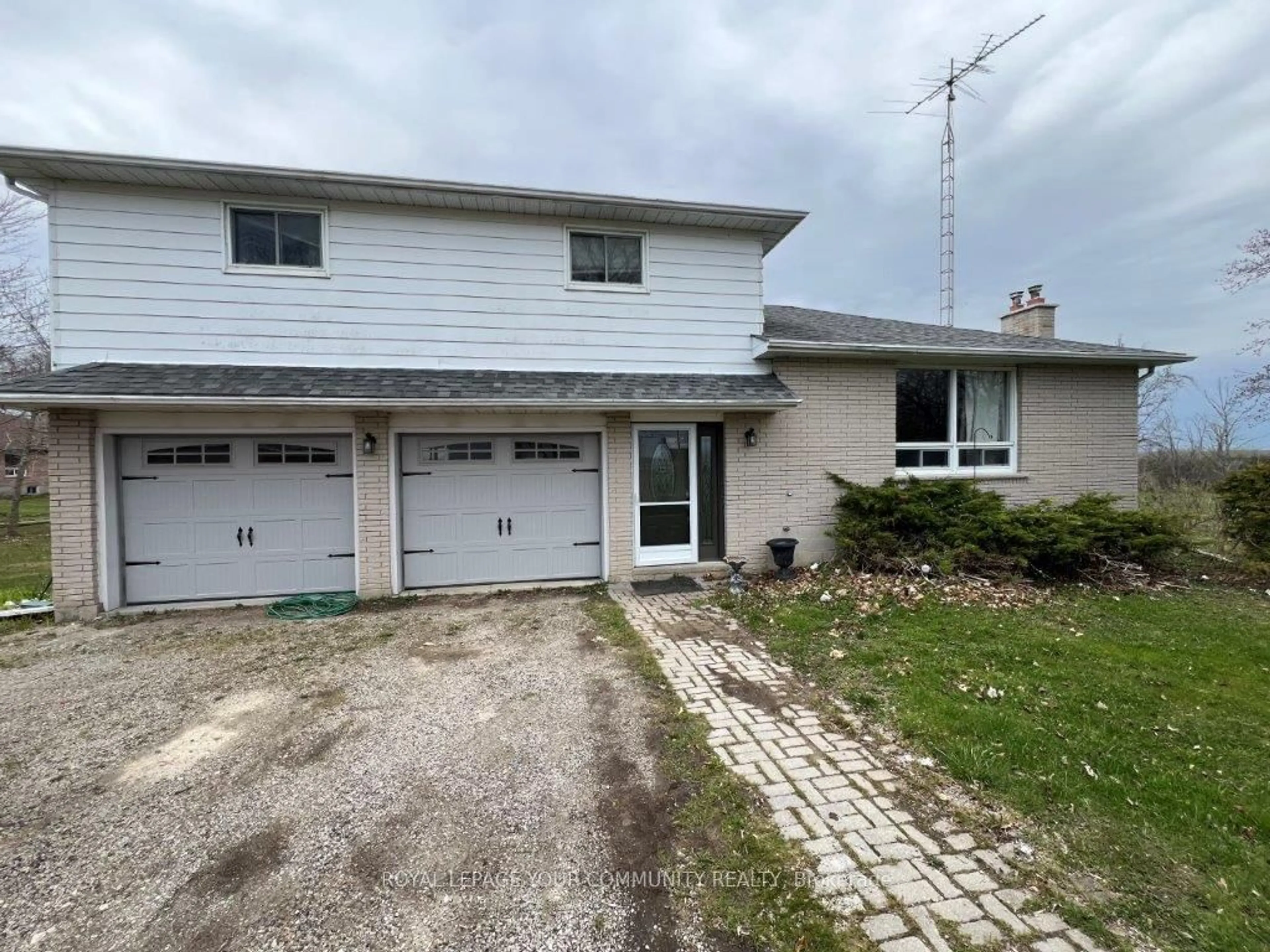 Frontside or backside of a home for 96 Ravencrest Rd, Georgina Ontario L0E 1R0