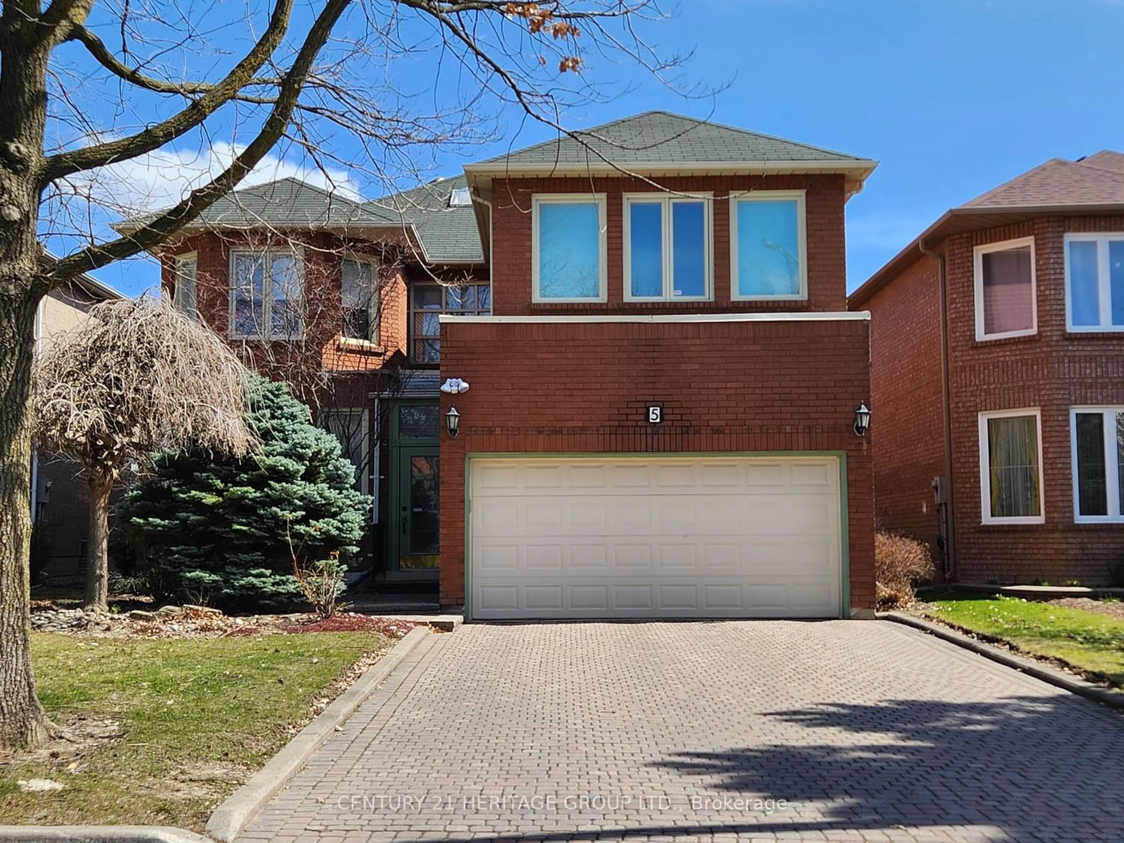 Home with brick exterior material for 5 Lady Lynn Cres, Richmond Hill Ontario L4B 3V5