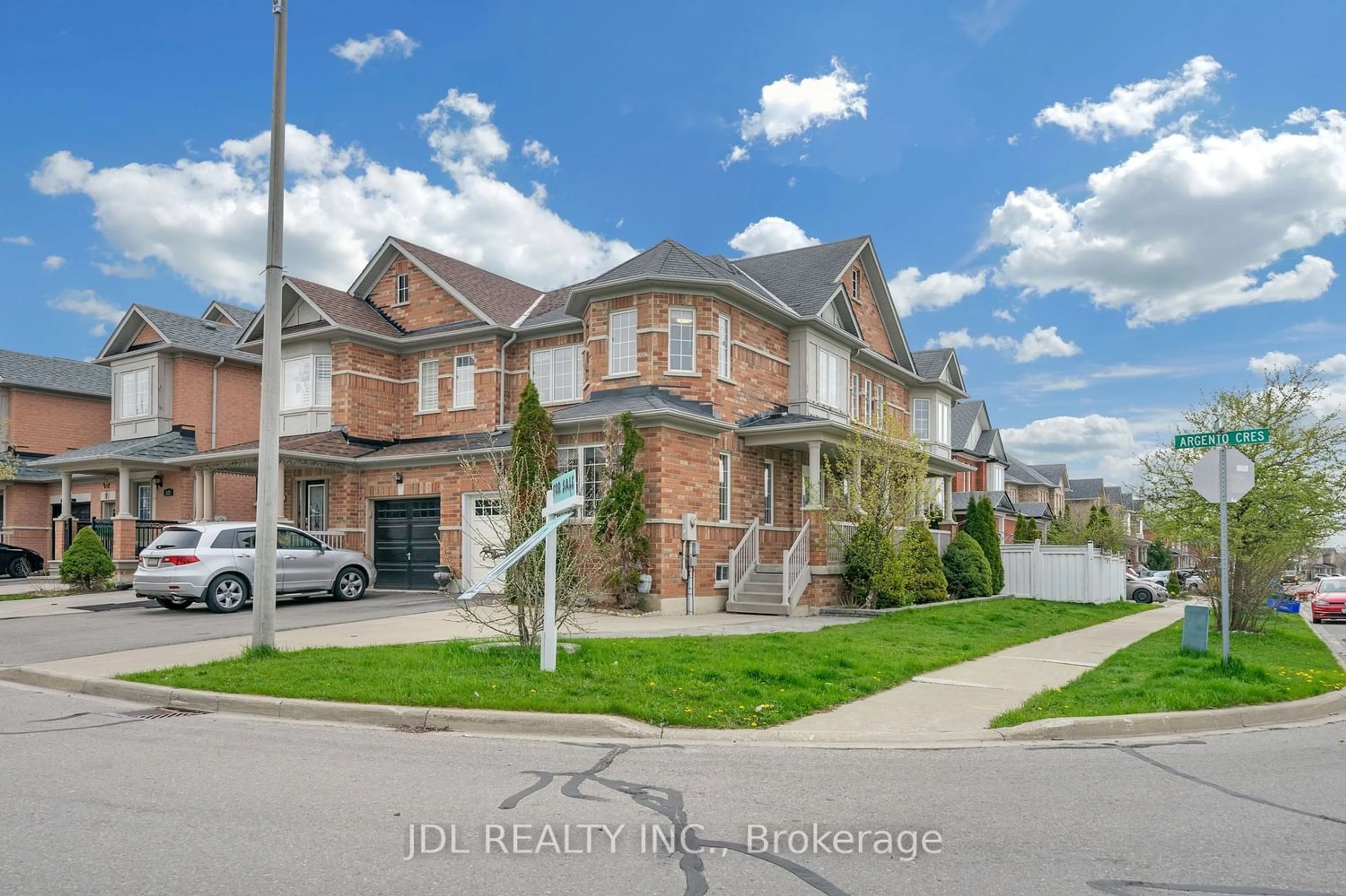 A pic from exterior of the house or condo for 128 Argento Cres, Vaughan Ontario L4H 0B7