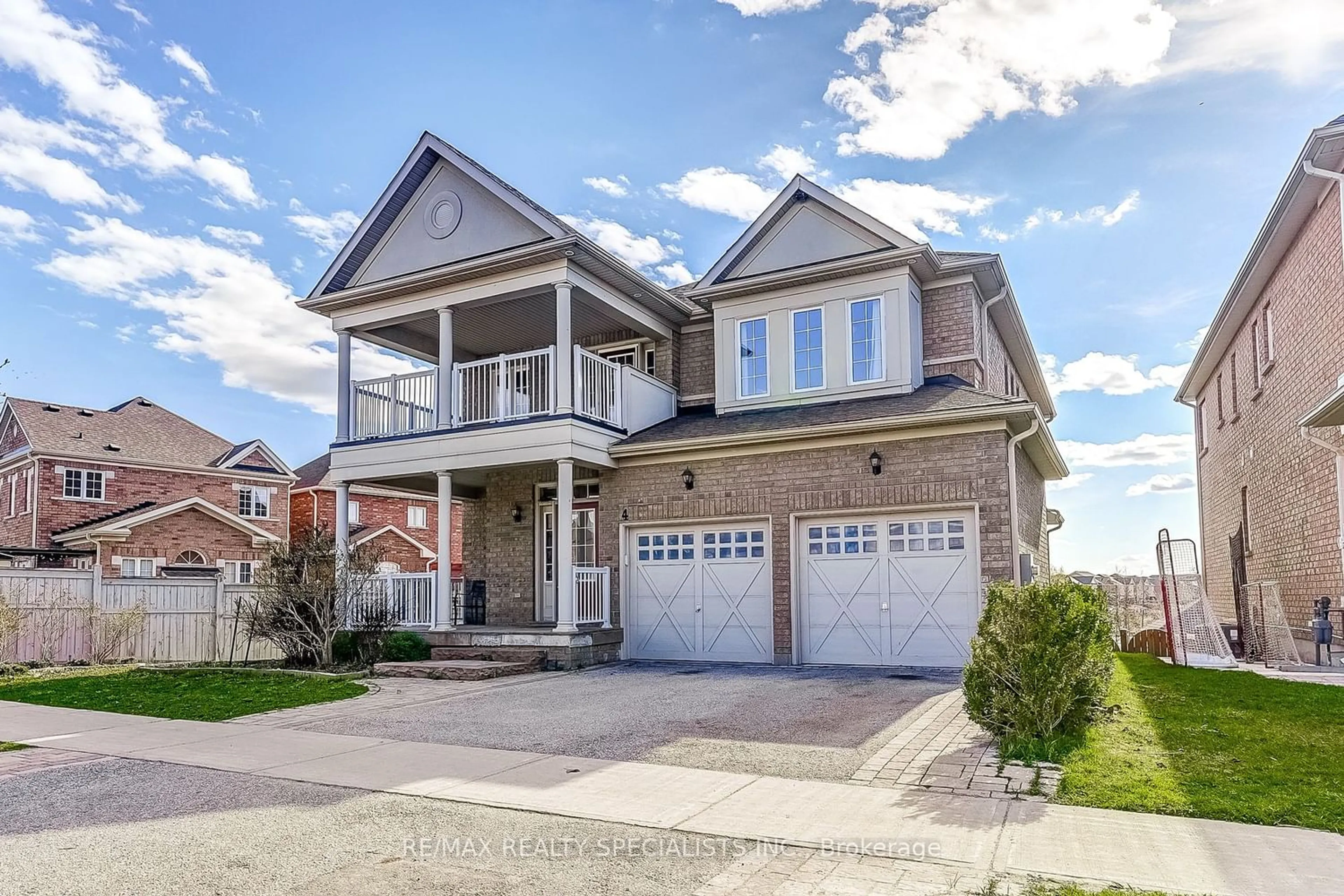 Frontside or backside of a home for 4 Trailside Dr, Bradford West Gwillimbury Ontario L3Z 0B5