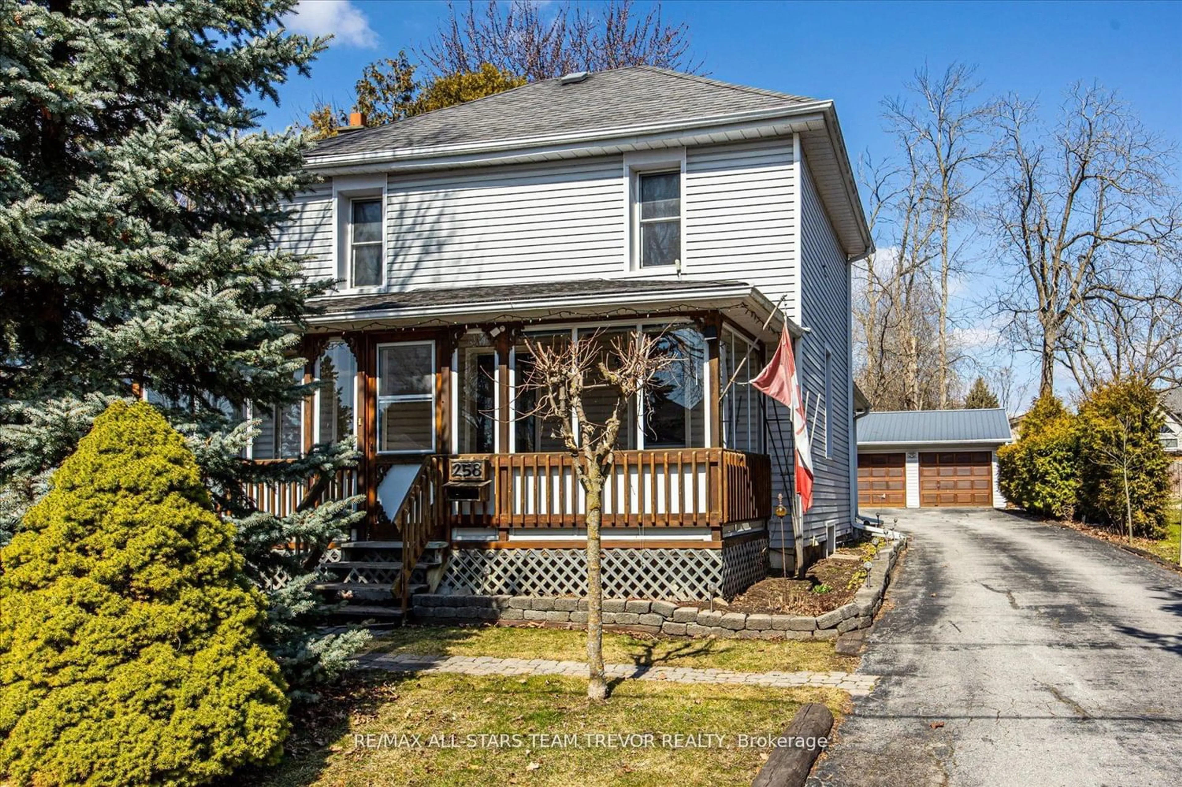 Frontside or backside of a home for 258 Church St, Georgina Ontario L4P 1K1