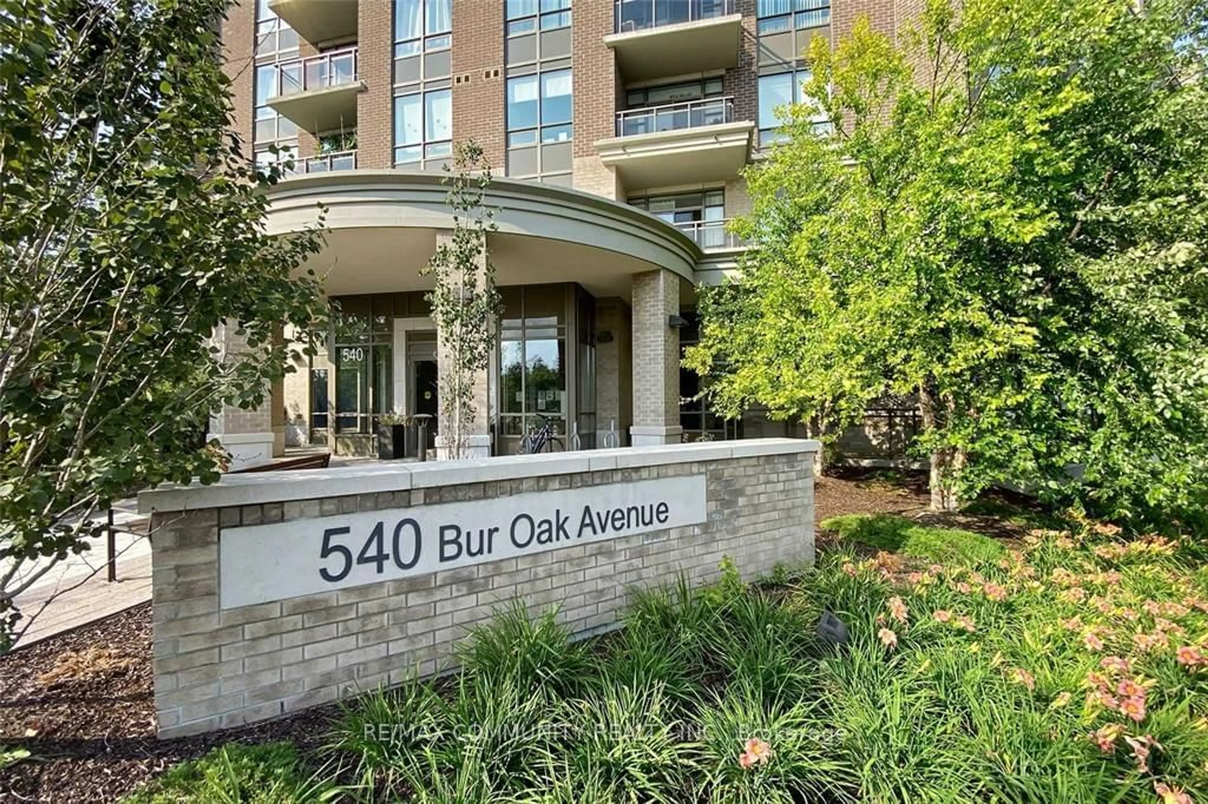 A pic from exterior of the house or condo for 540 Bur Oak Ave #235, Markham Ontario L6C 0Y2