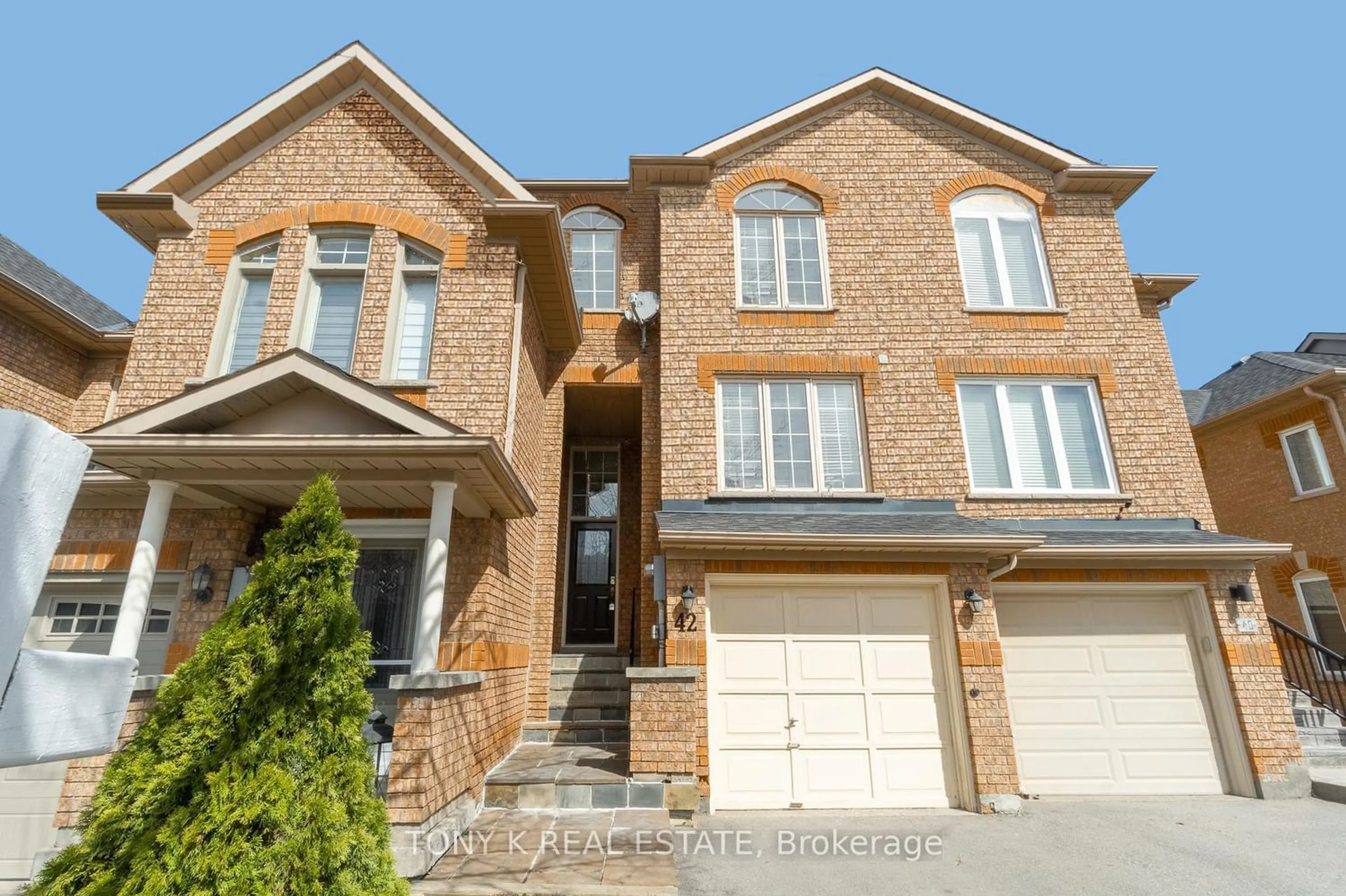 A pic from exterior of the house or condo for 42 Tania Cres #23, Vaughan Ontario L6A 2M8