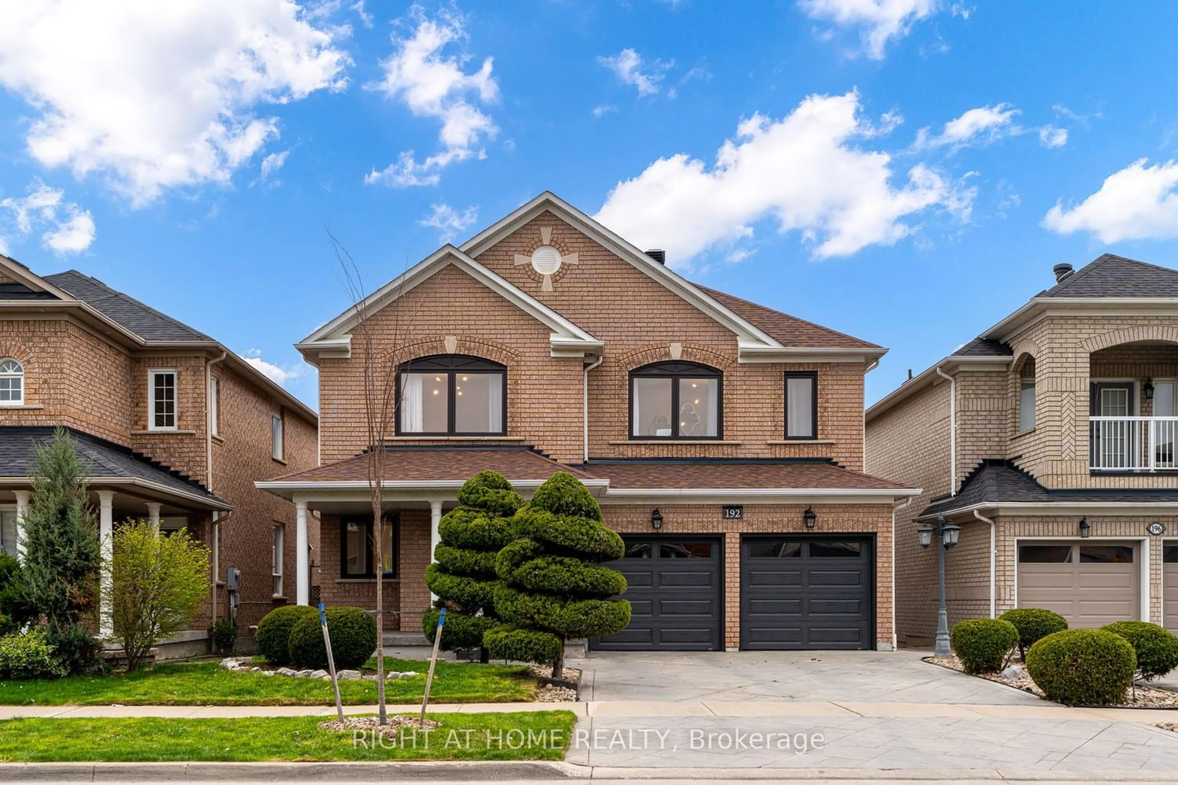 Frontside or backside of a home for 192 Napa Valley Ave, Vaughan Ontario L4H 1L3